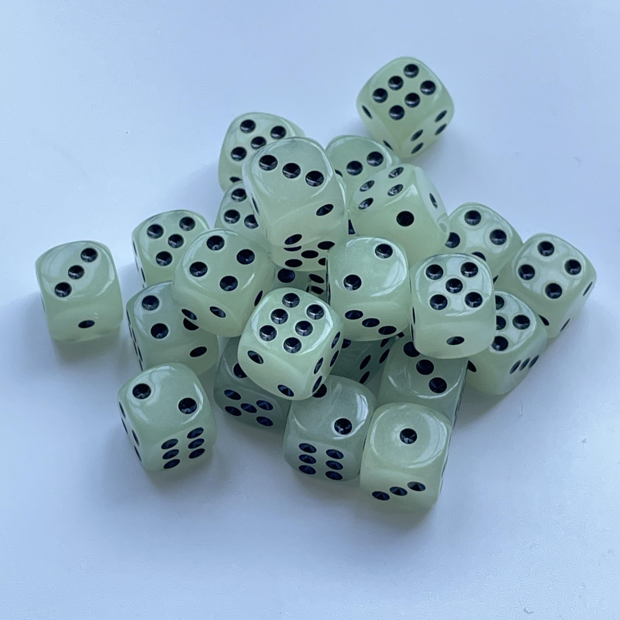 12pcs Luminous Dices 16mm Circular Dot Dice Set for Nightclub Bar KTV