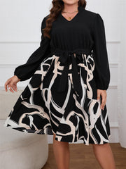 Plus Size Colorblock Abstract Stripe Lantern Sleeve Dress