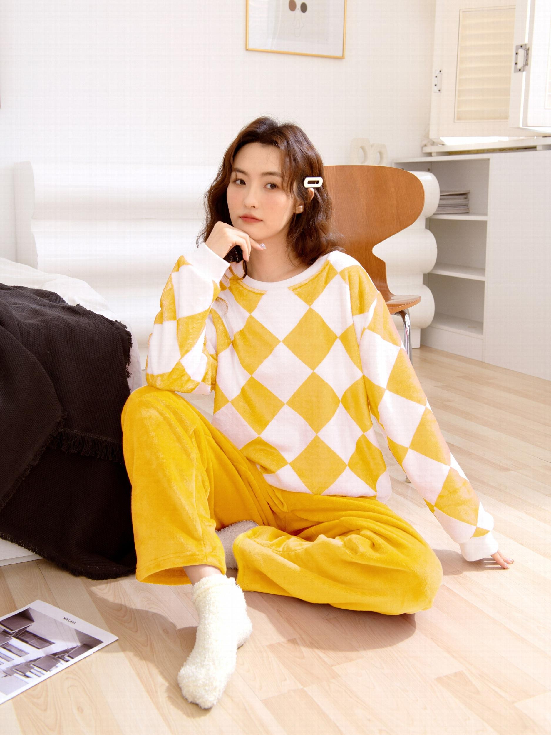 Argyle Print Pajama Set Long Sleeve Crew Neck Top & Elastic Waistband Pants