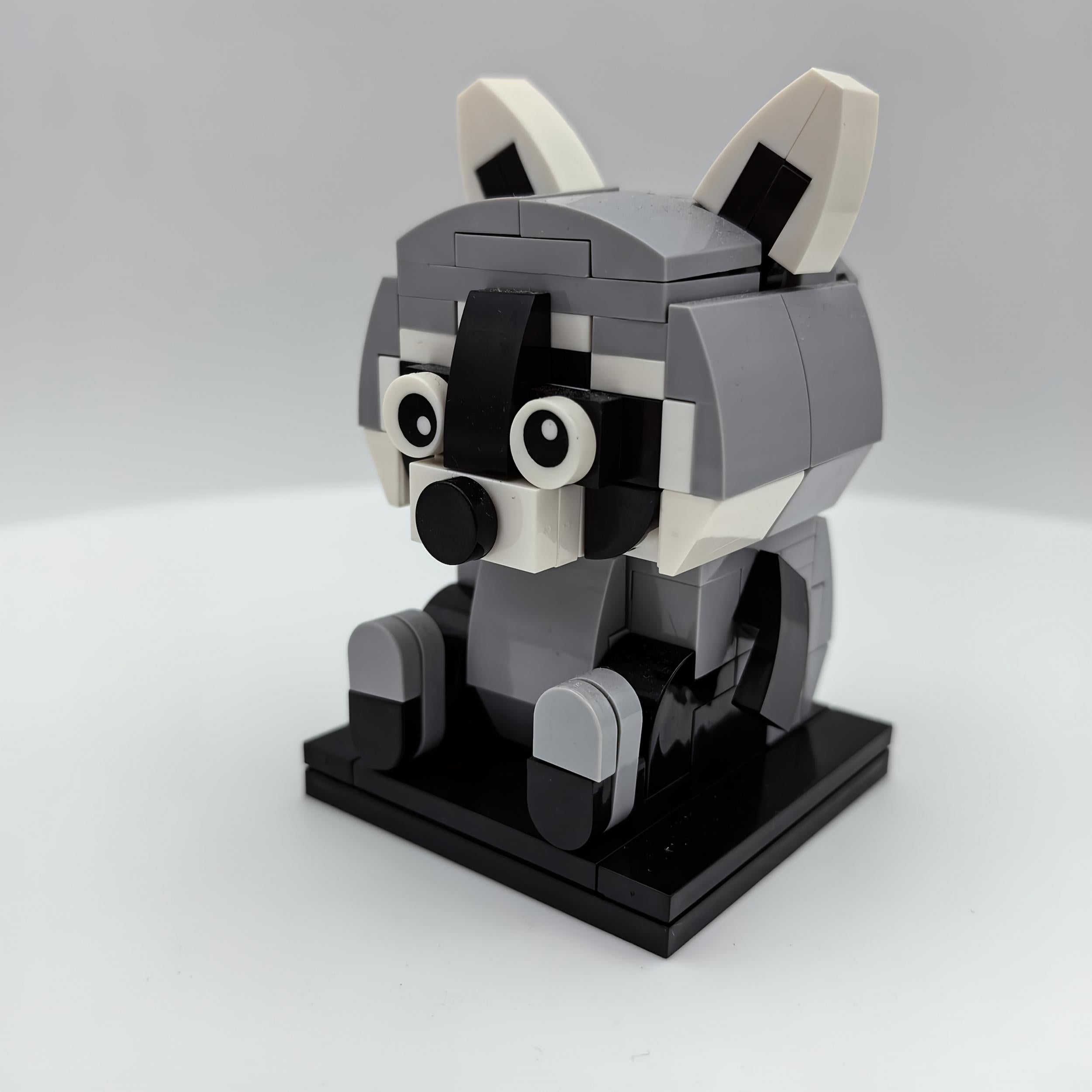 126pcs Creative Animal Series Building Blocks Raccoon Game Toy