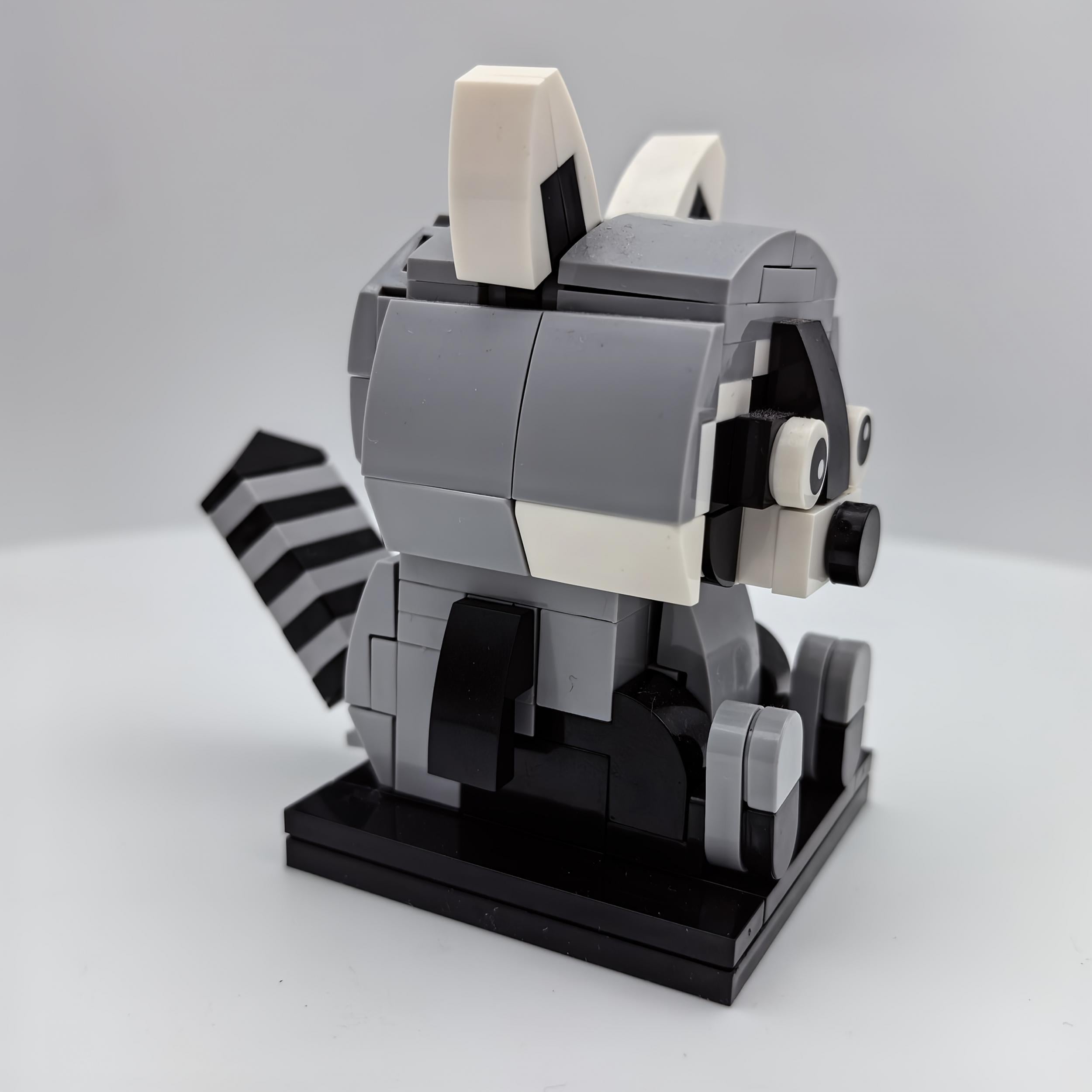 126pcs Creative Animal Series Building Blocks Raccoon Game Toy