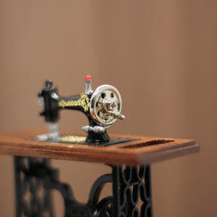 1:12 Dollhouse Sewing Machine Model Puzzle Props