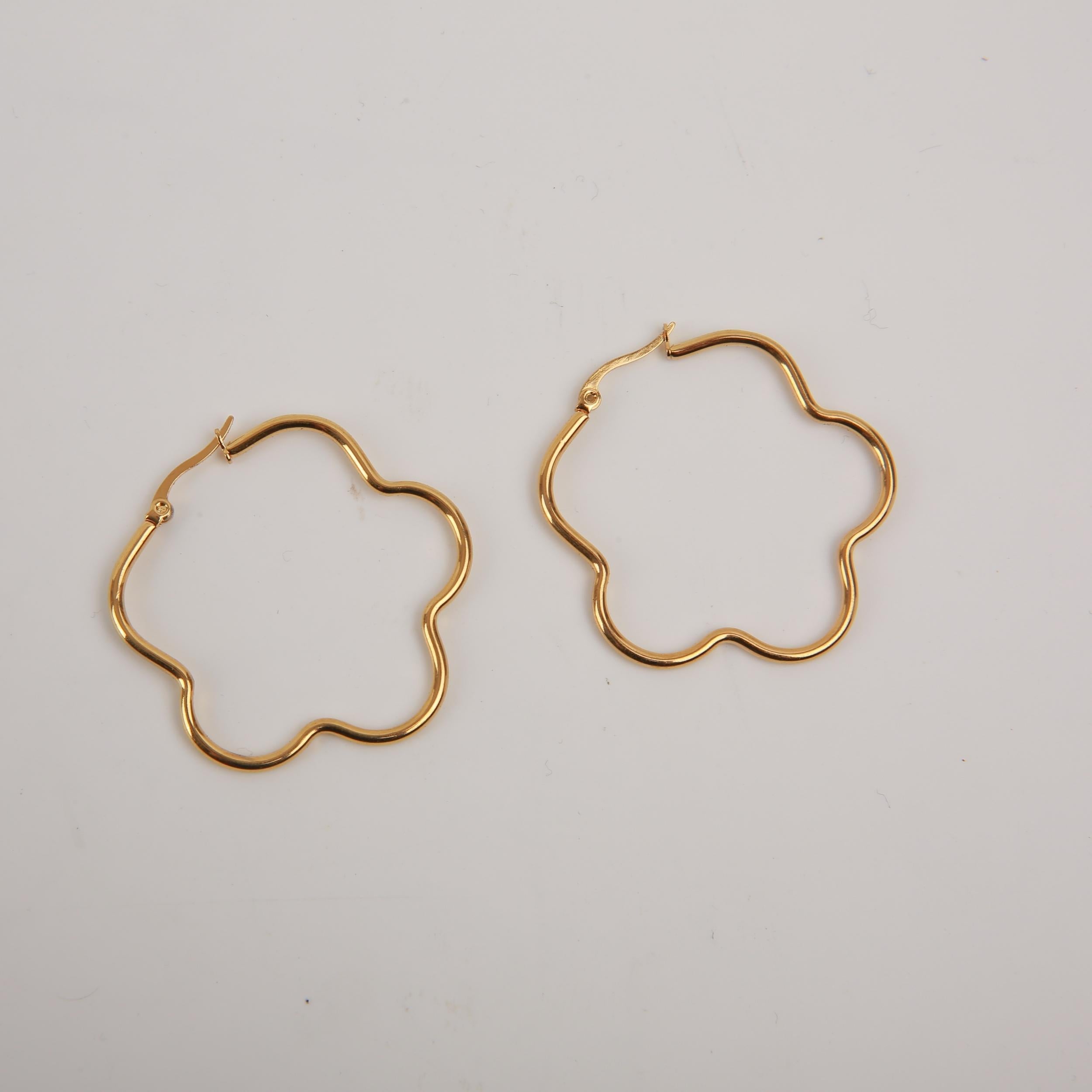 Y2K Plum Hoop Earrings, 18K Gold Plated, Daily Wear for Girls