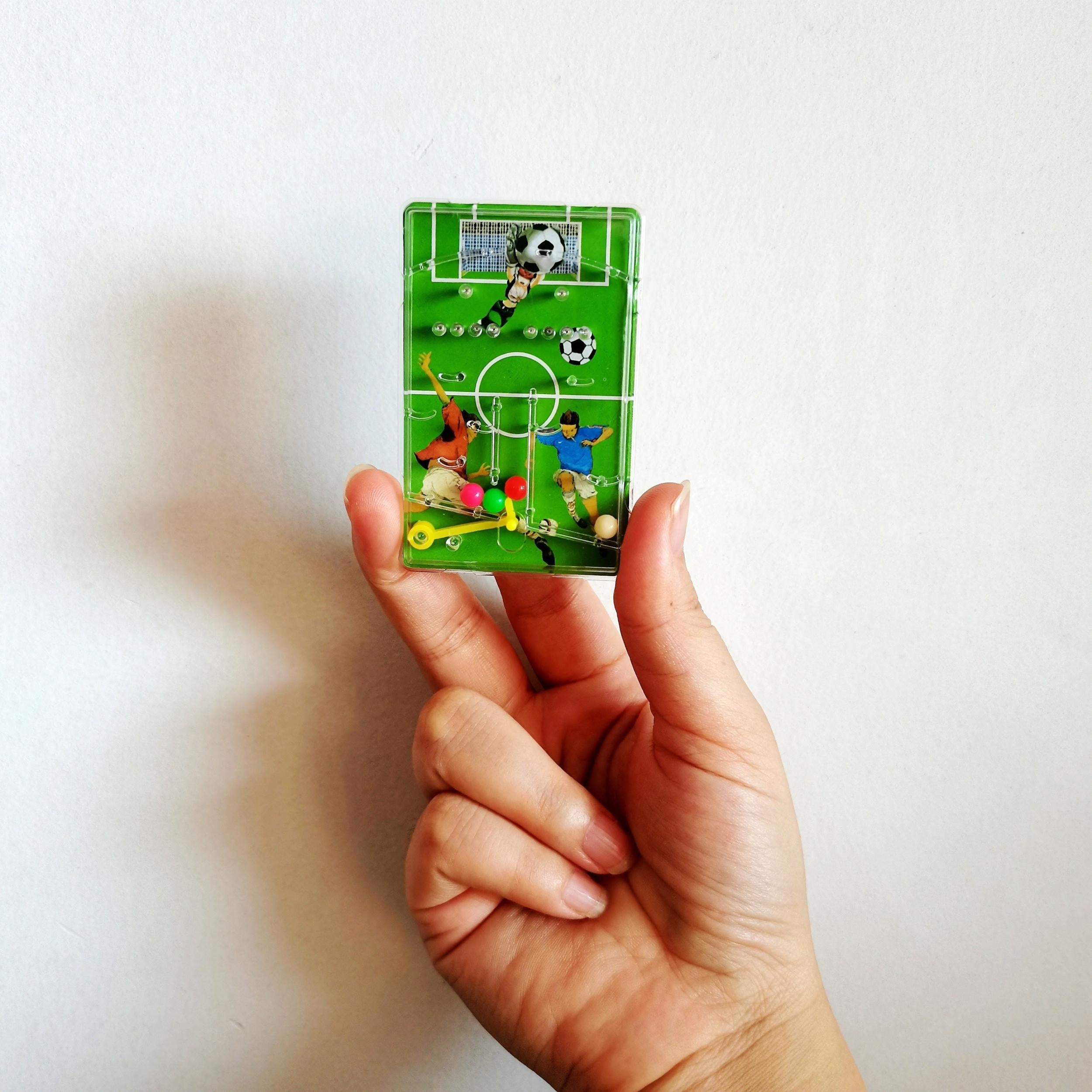 12pcs Football Maze Puzzle Games Plastic Party Favors Soccer Ball Player Figures