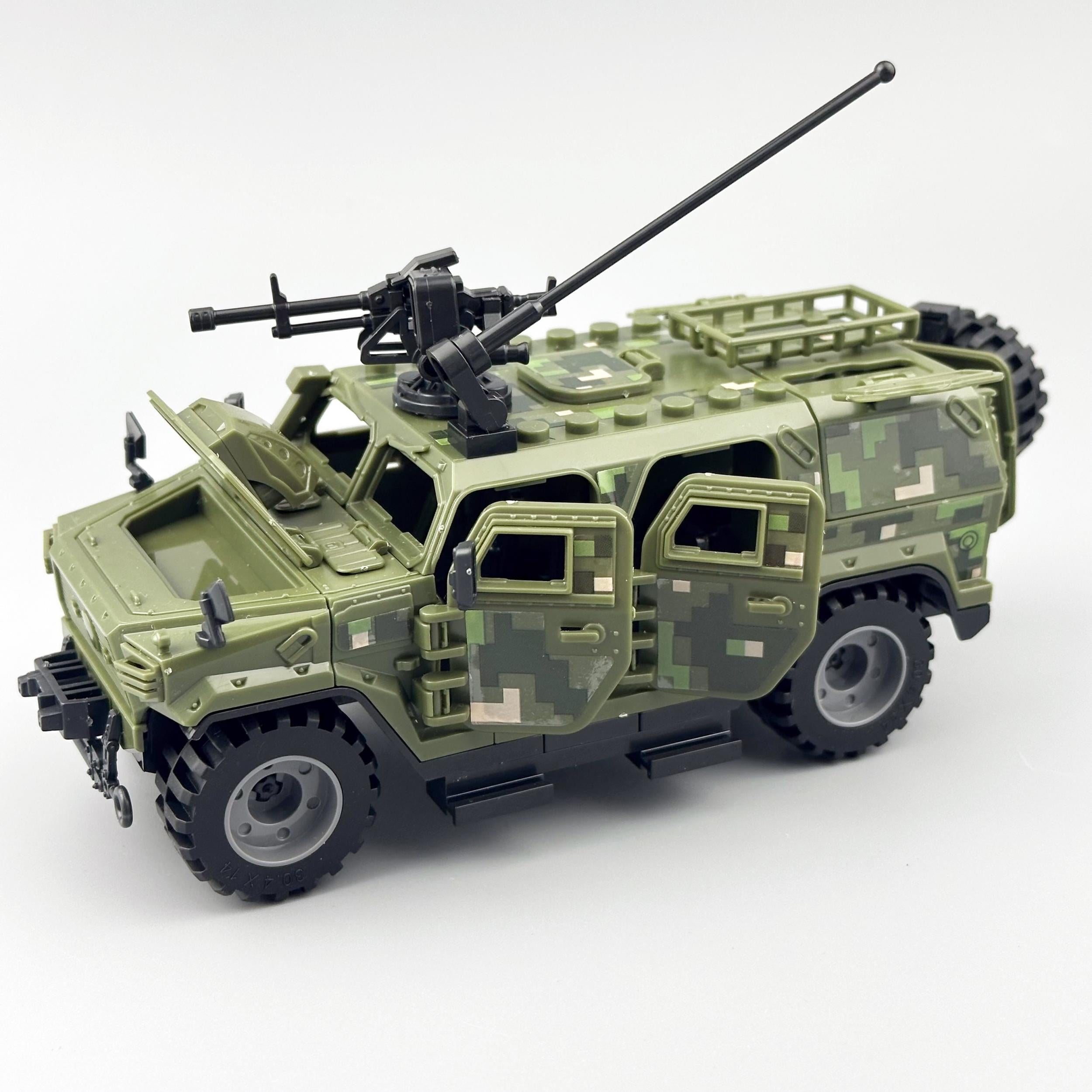Camouflage Military Armored Vehicle Toy Model 140pcs