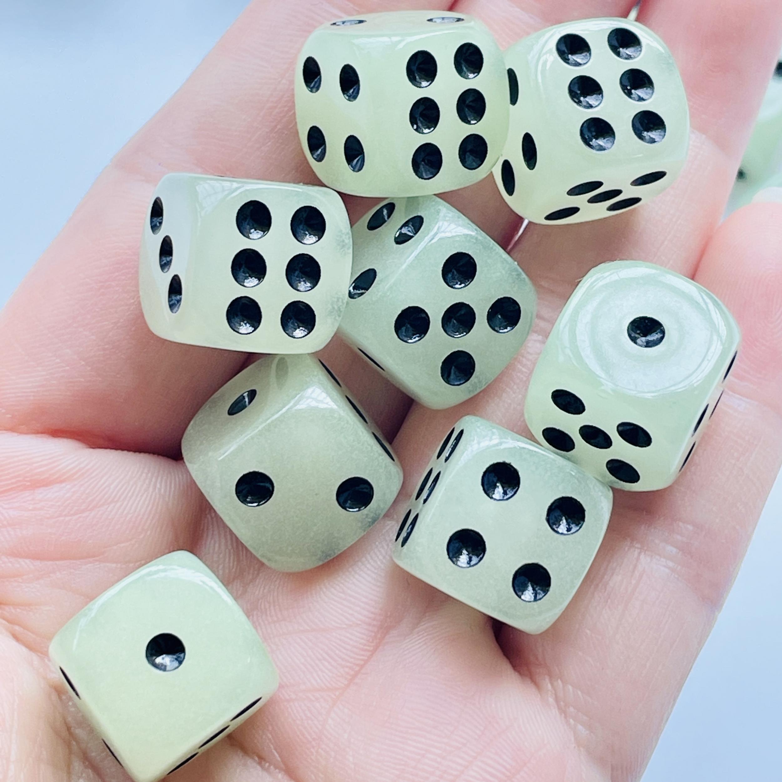 12pcs Luminous Dices 16mm Circular Dot Dice Set for Nightclub Bar KTV