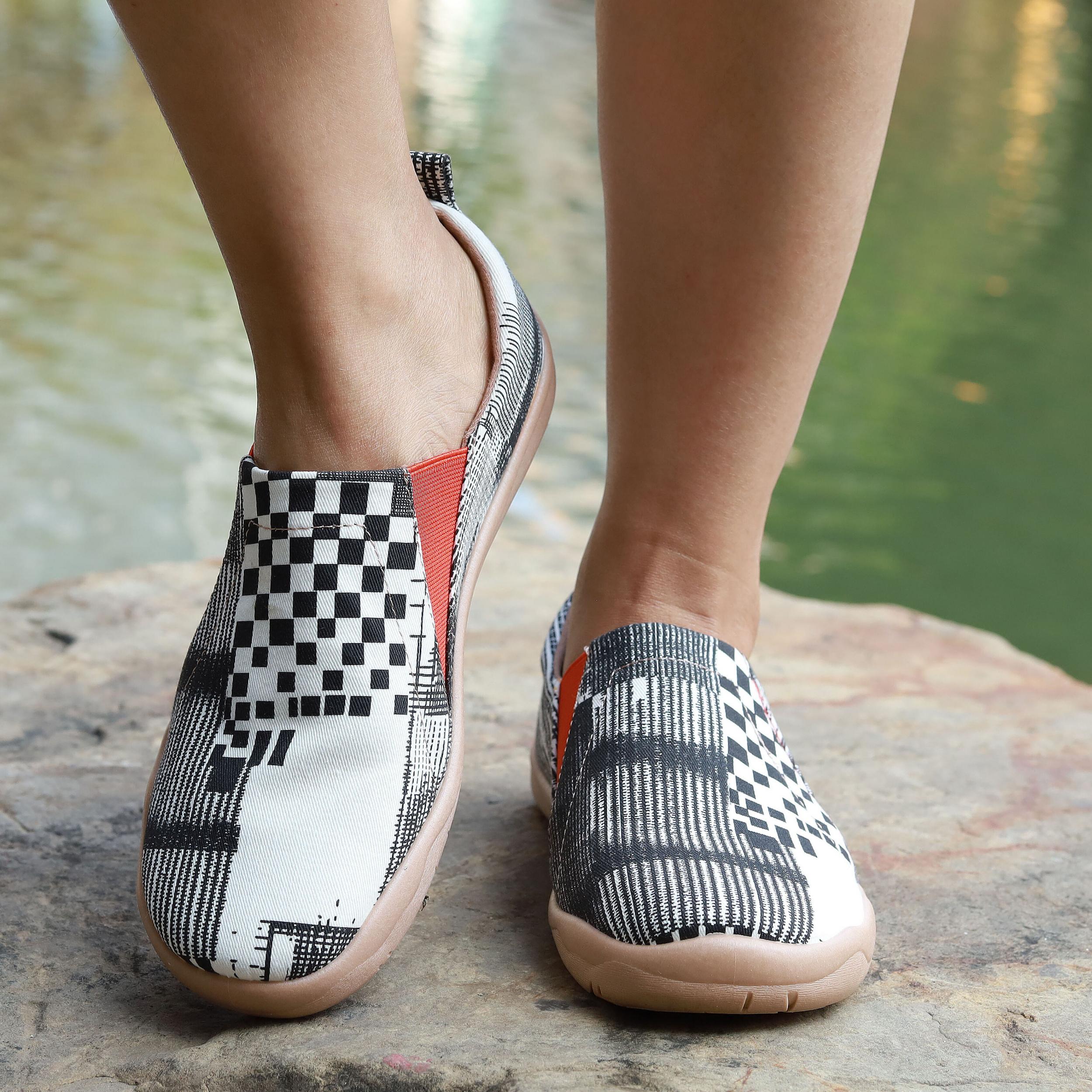 Women's Print Canvas Shoes Casual Slip On Low Top Shoes