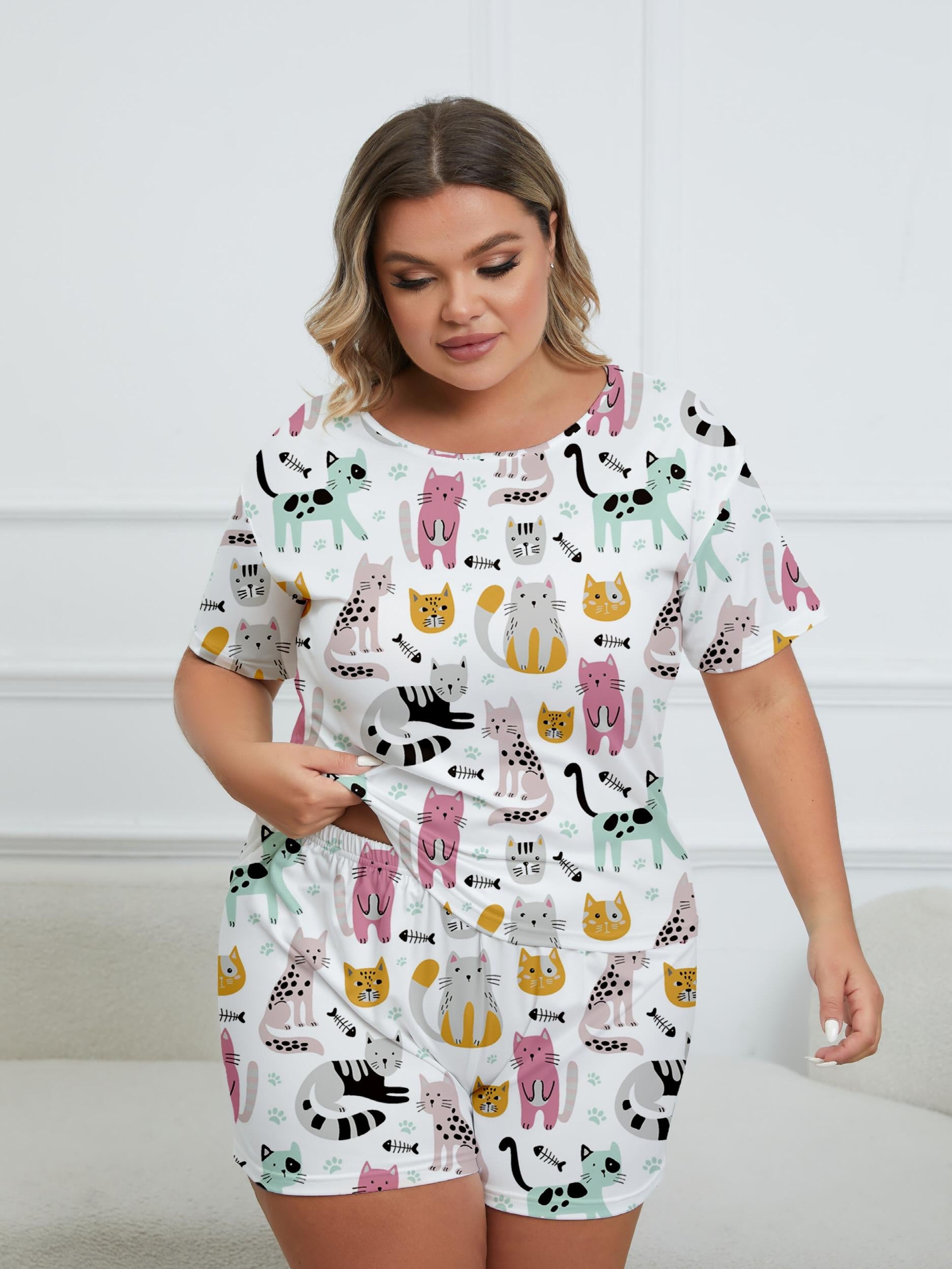 Cartoon Cats & Fish Print Tee & Shorts Pajamas Set