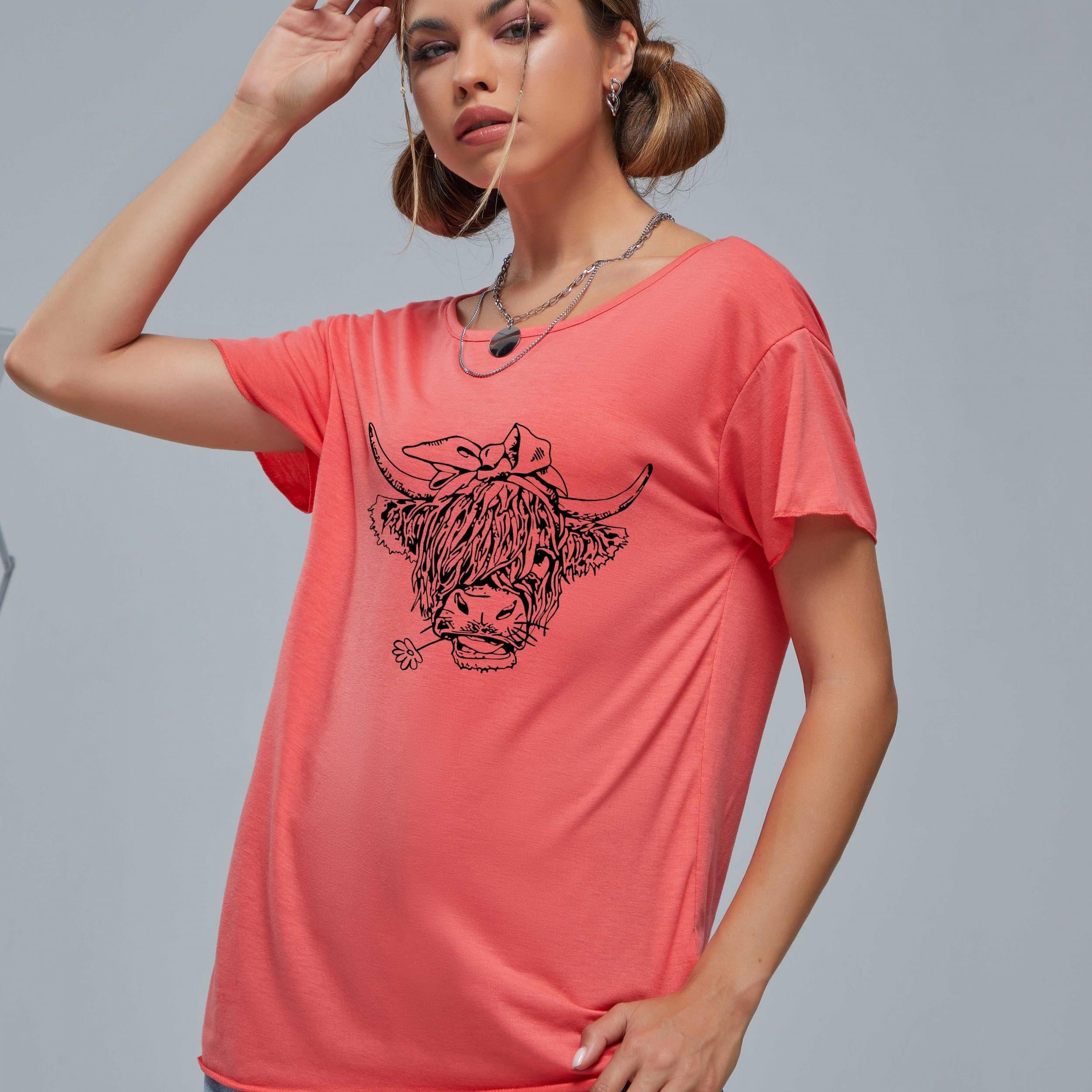 Women's Cattle Graphic Short Sleeved Sports T-shirt