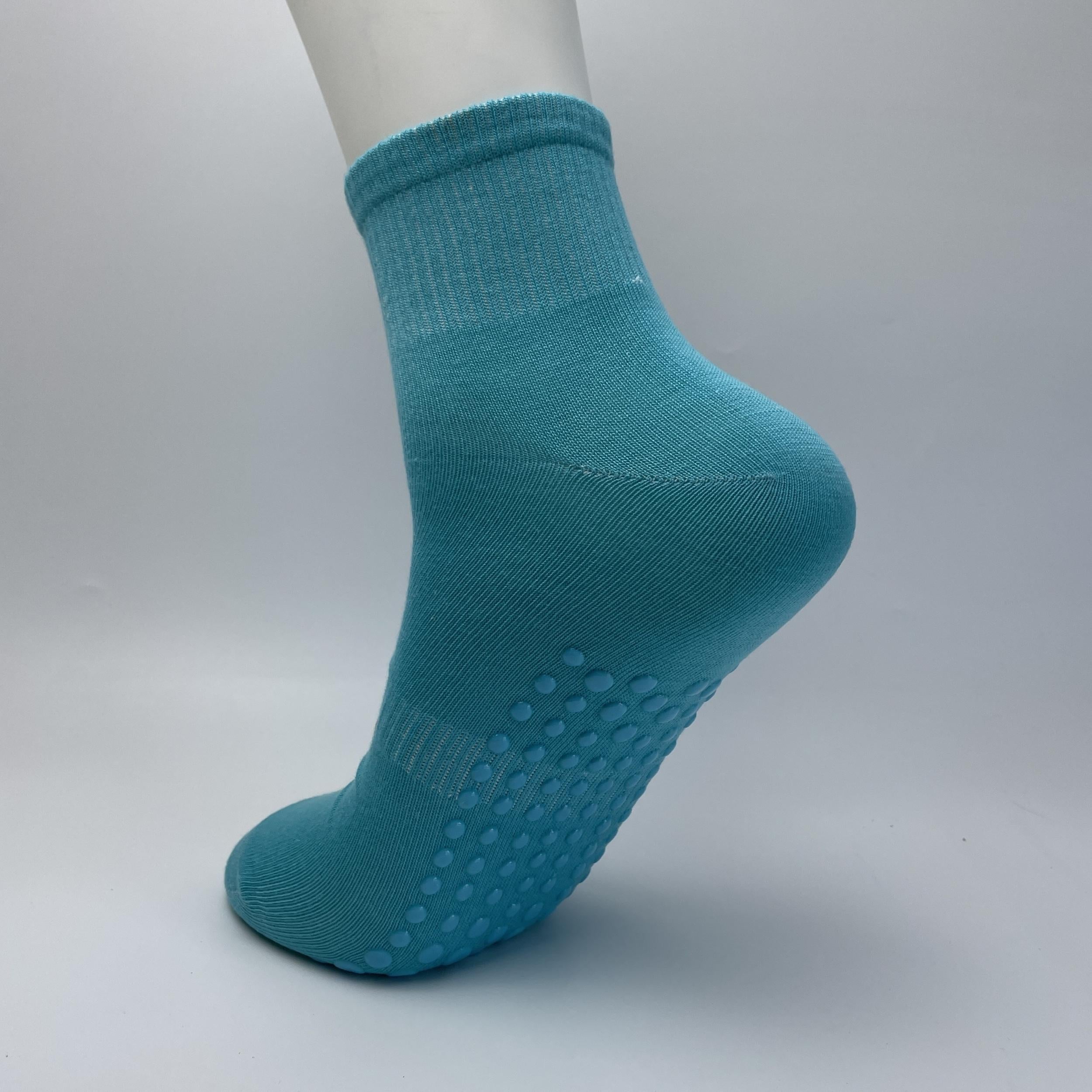 2 Pairs Men's Solid Non Slip Crew Socks Breathable Comfy Casual Unisex Socks