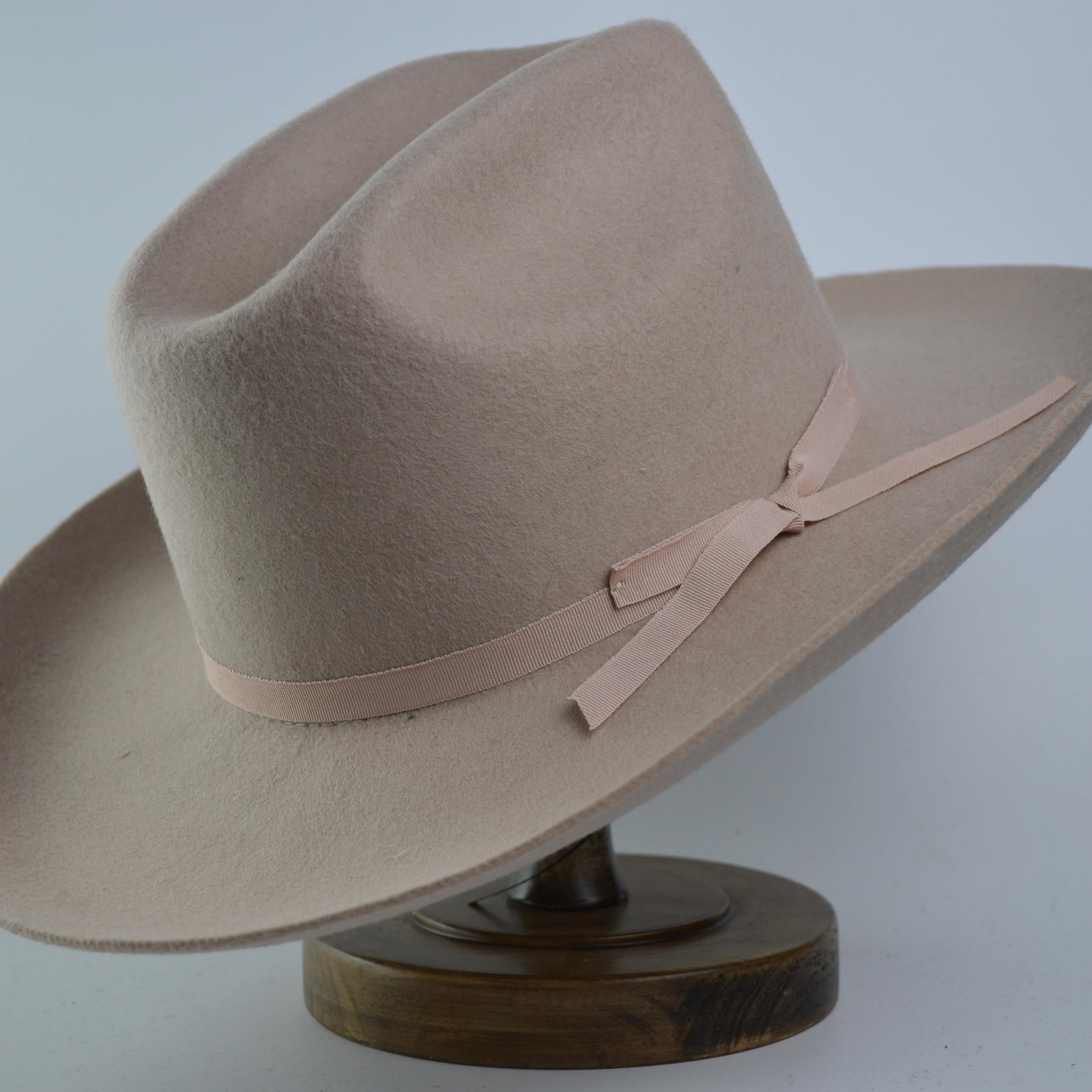 1pc Wool Fedora Large Brim Surprise Box Embroidered Feather Hat For Men