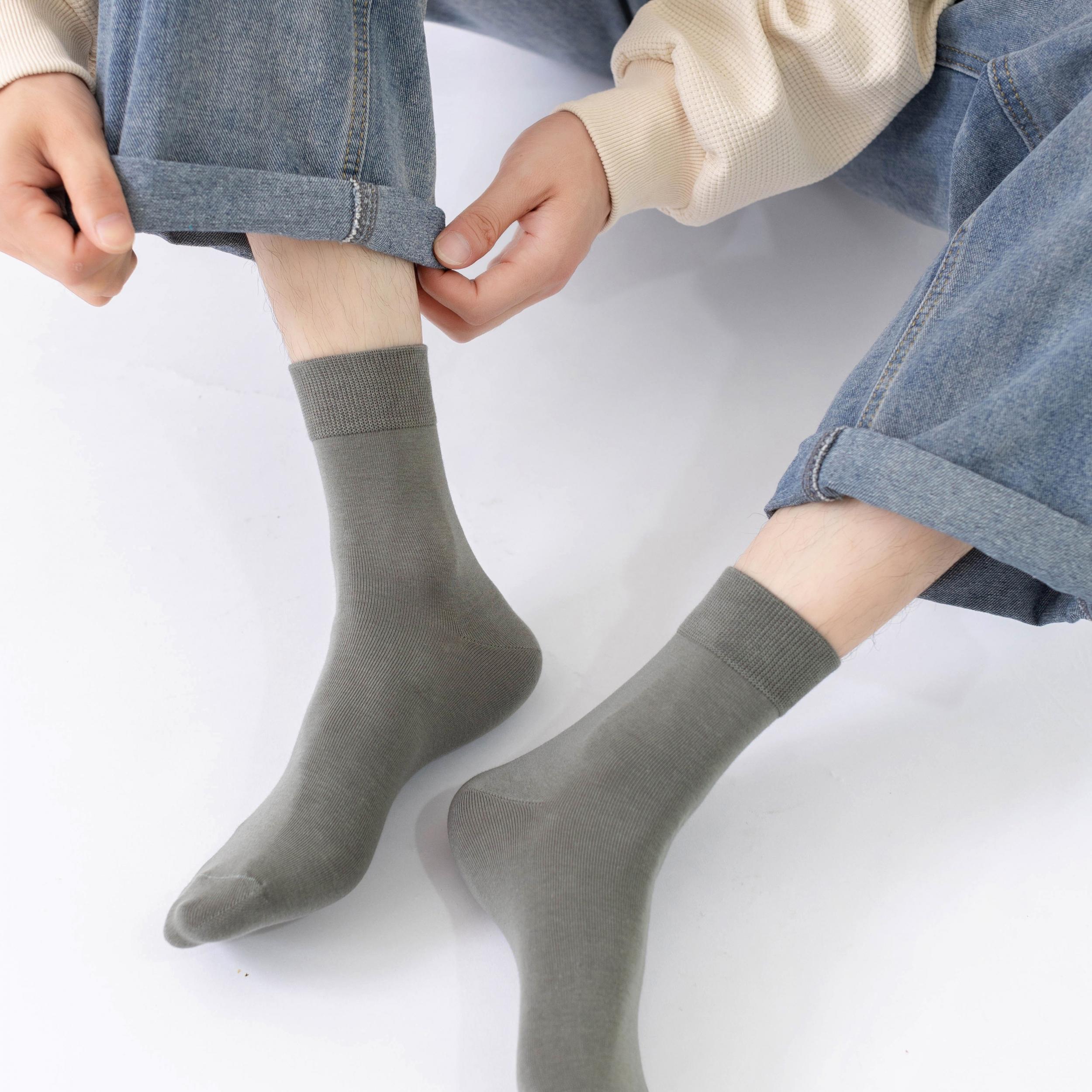10 Pairs Men's Crew Socks, Moisture-Wicking Sports Socks