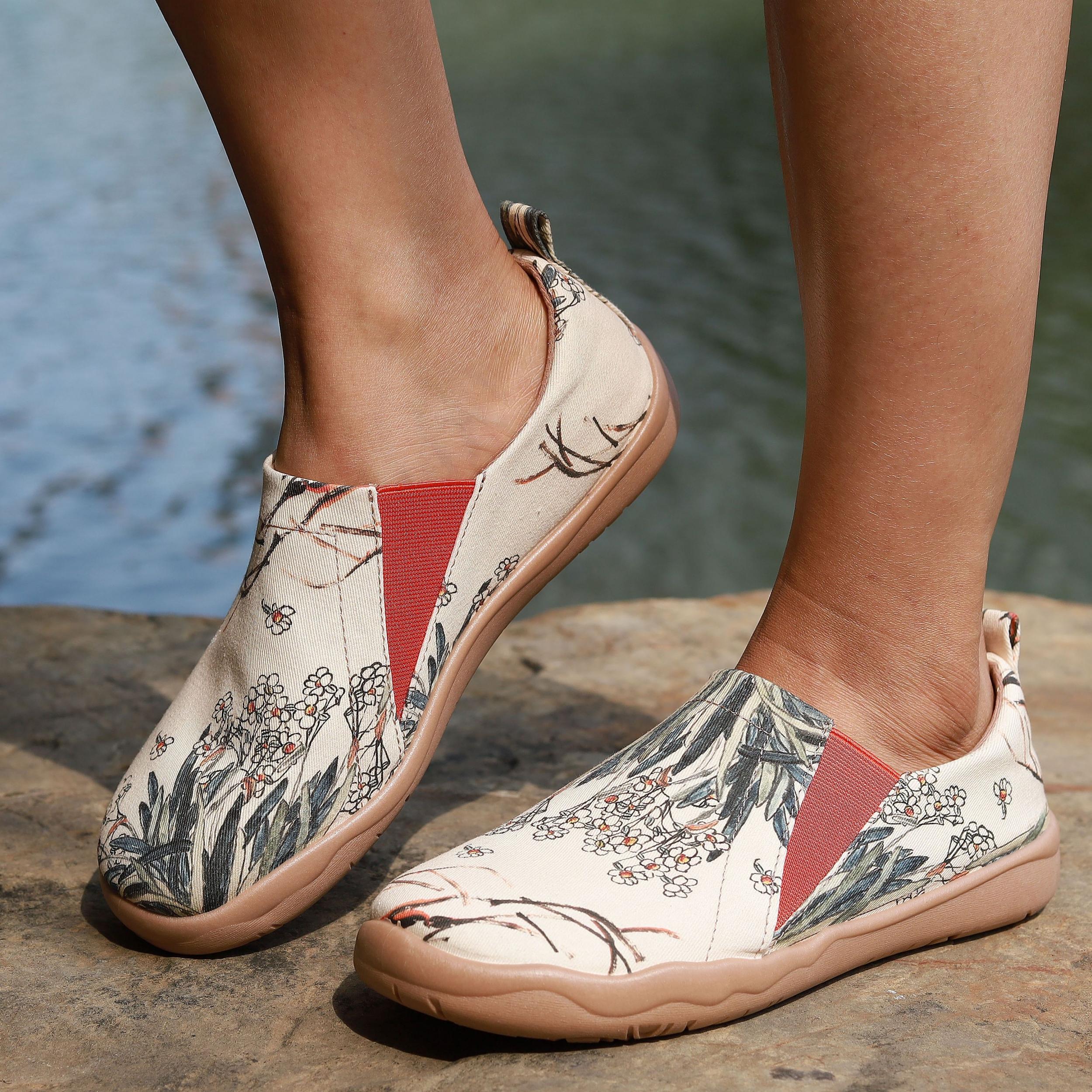Women's Art Printed Canvas Shoes Low Top Slip On Comfort Flat Travel Shoes
