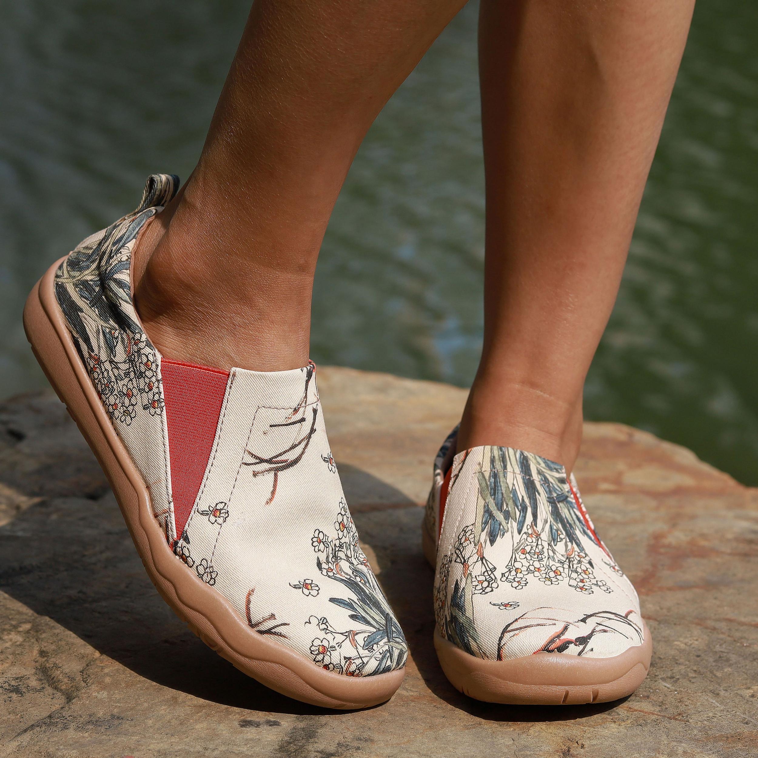 Women's Art Printed Canvas Shoes Low Top Slip On Comfort Flat Travel Shoes