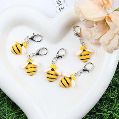 5pcs Cartoon Bee Keychains with Gift Cards - Ideal Gift for Friends
