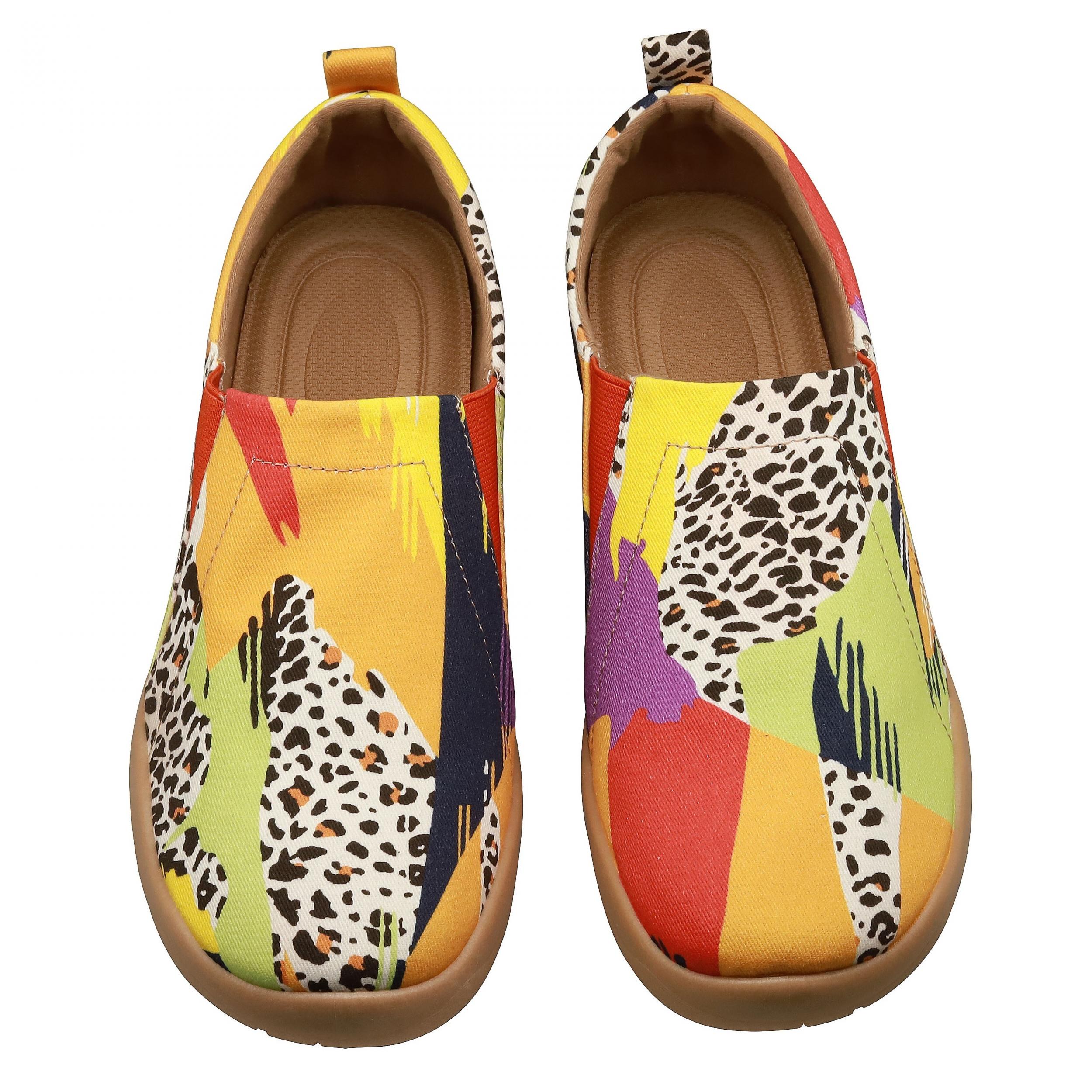 Leopard Printed Flat Shoes Slip On Low Round Toe Casual Canvas Shoes