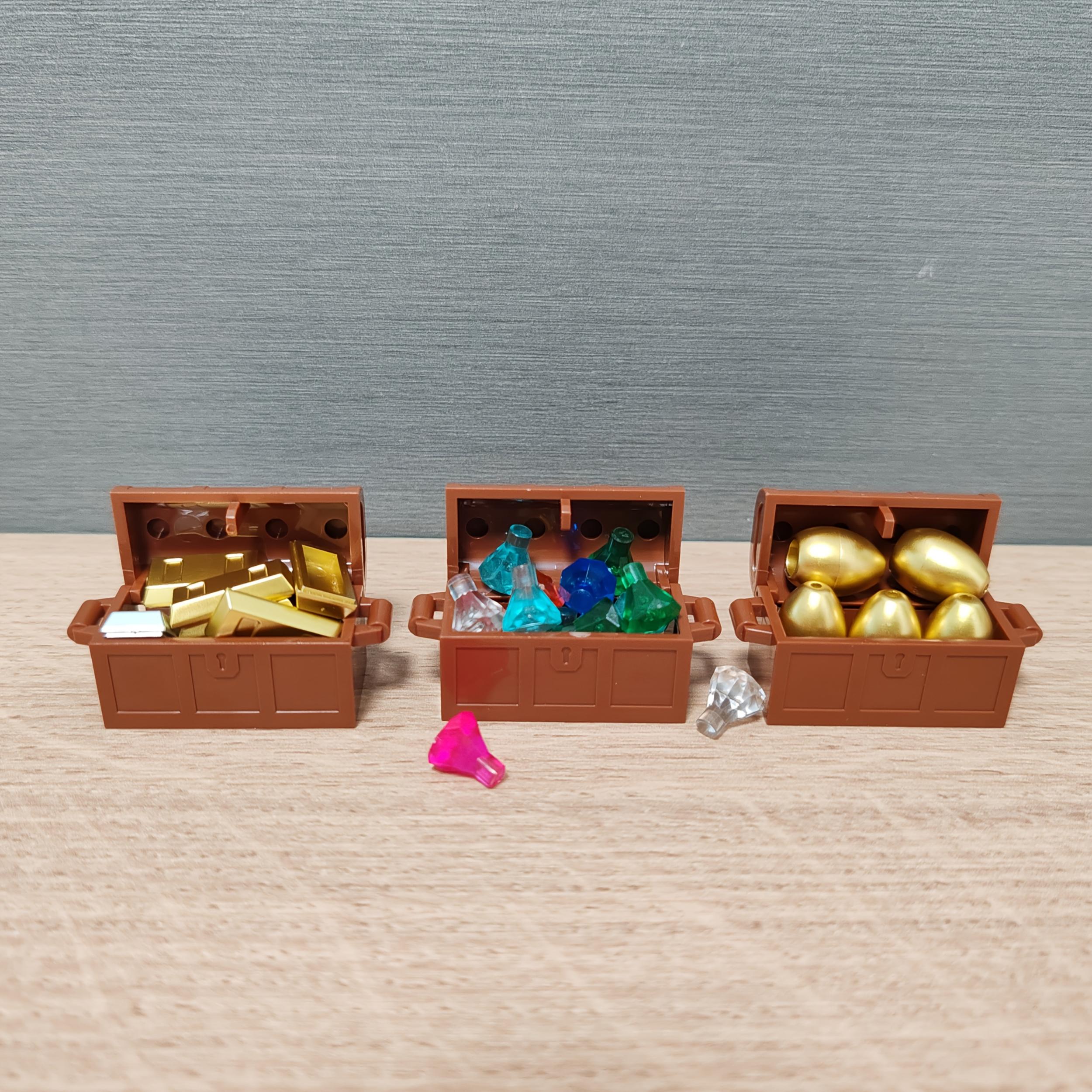 Deluxe Treasure Chest Building Blocks Set with Golden and Silver Gems