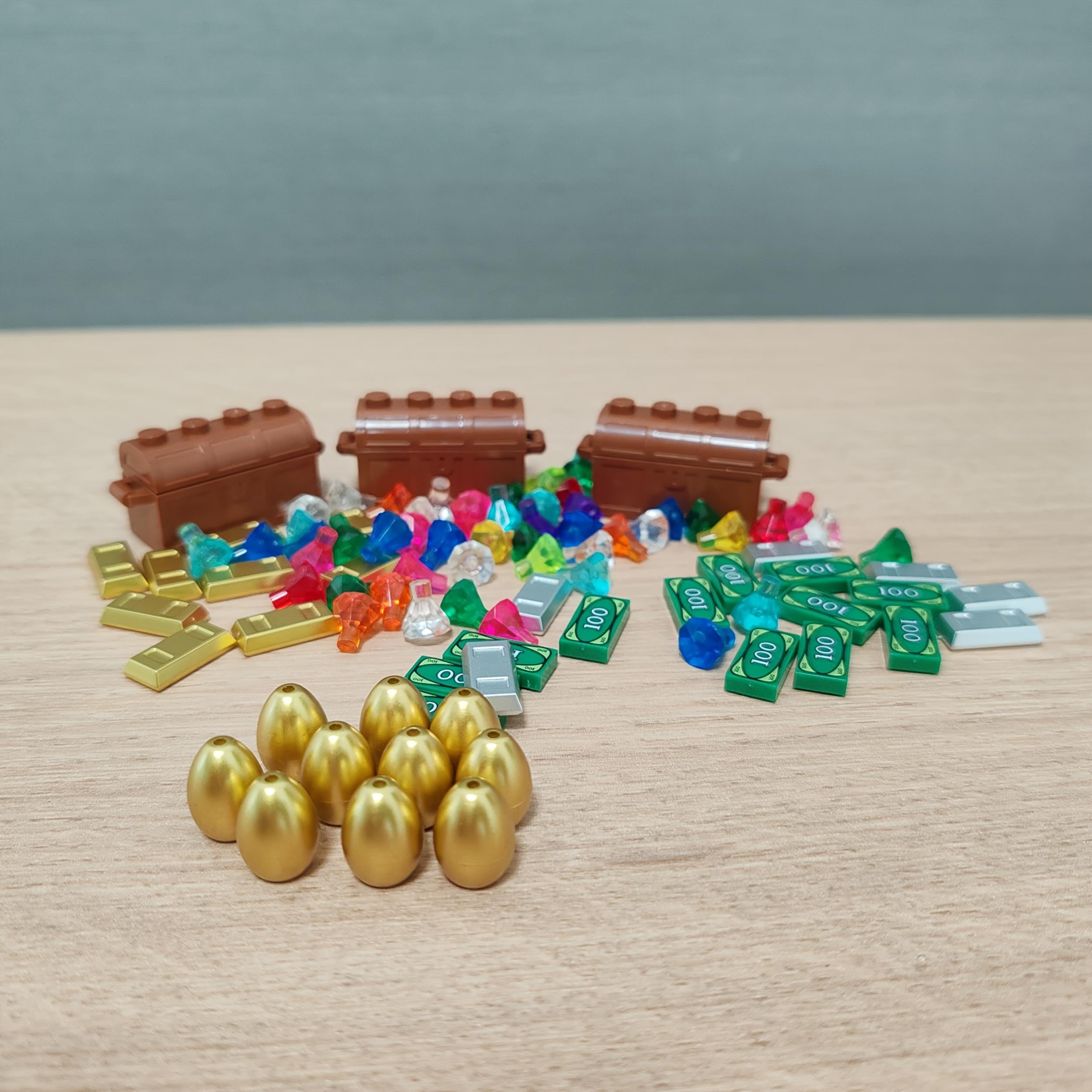 Deluxe Treasure Chest Building Blocks Set with Golden and Silver Gems