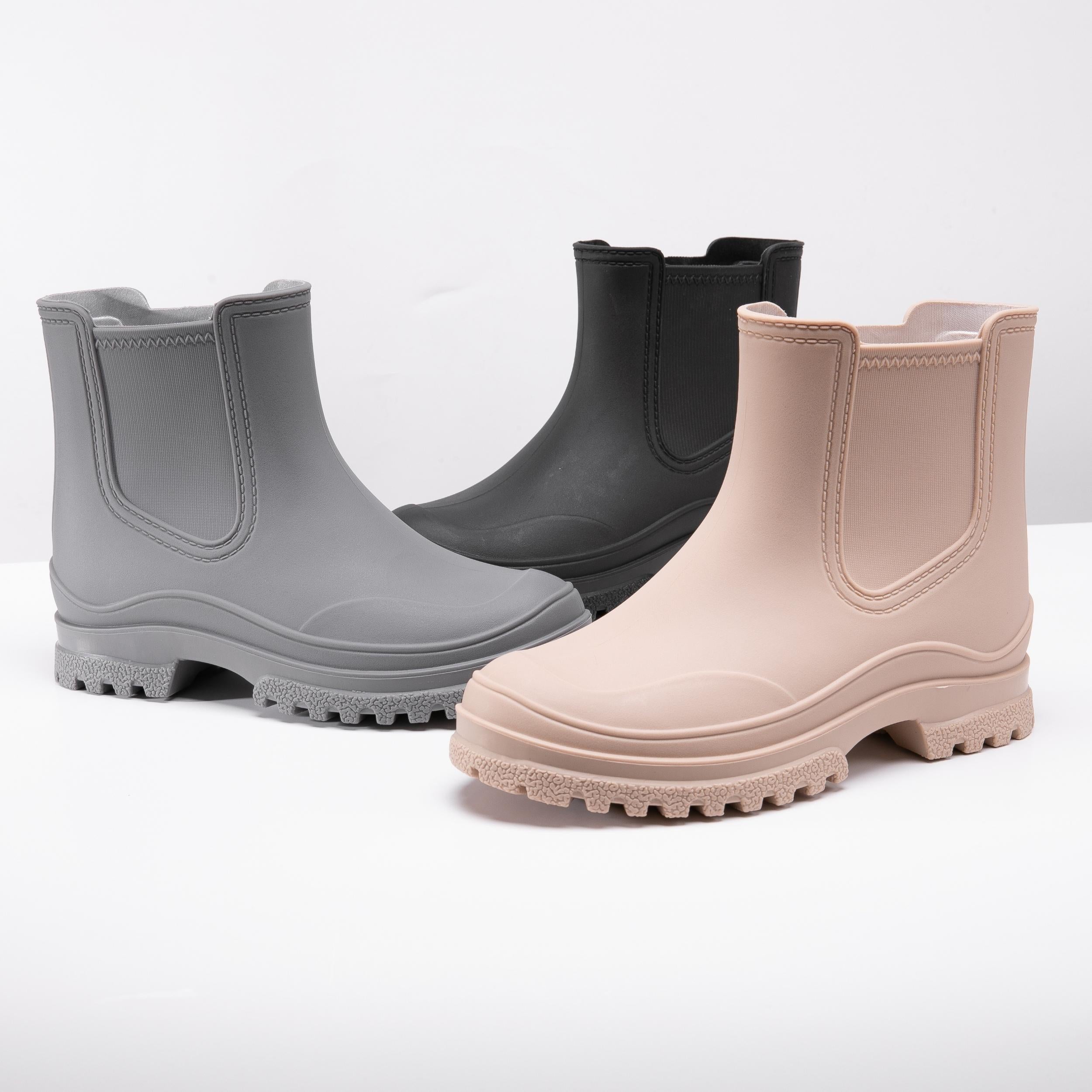 Solid PVC Non Slip Wear Resistance Rain Boots Waterproof Soft Sole