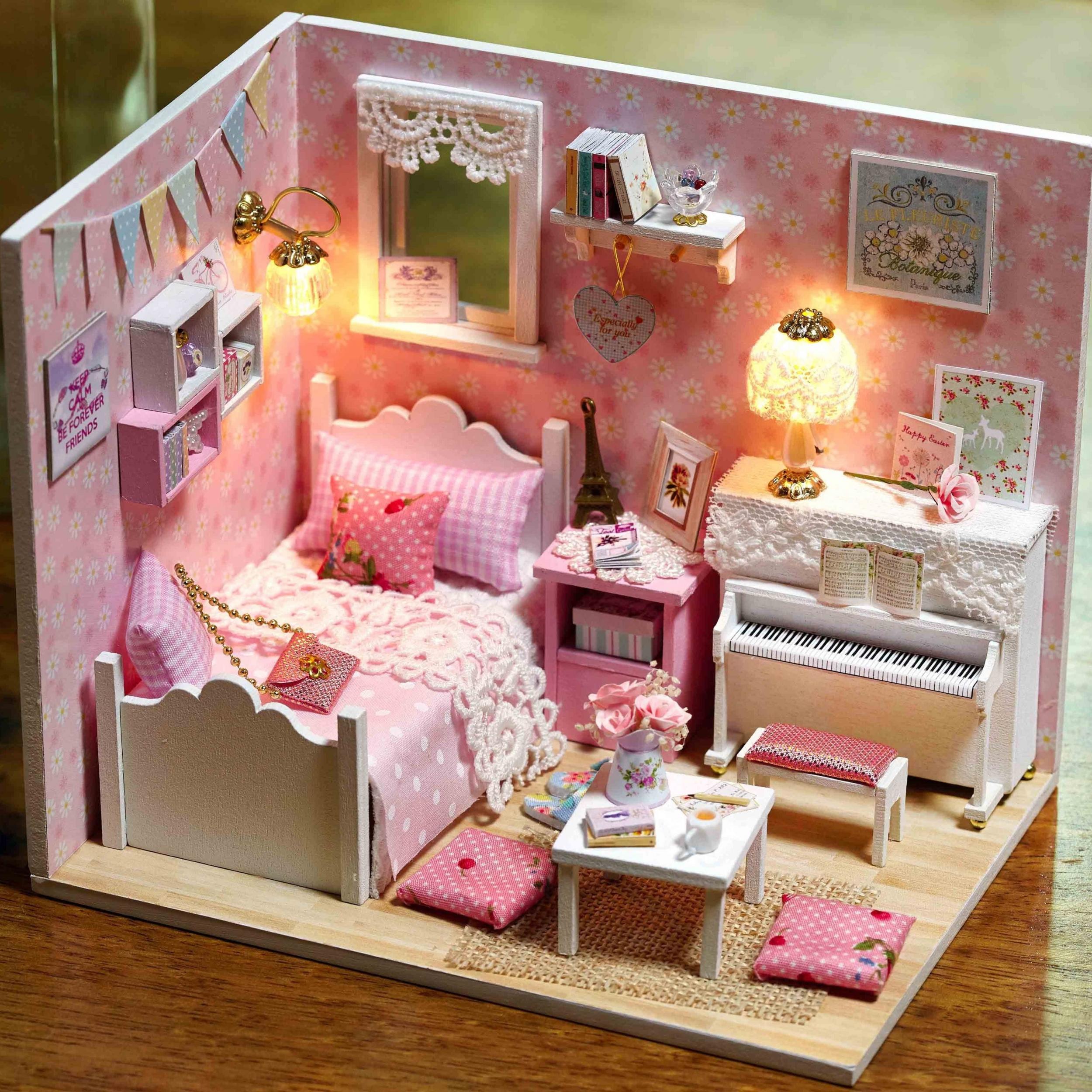 24 Scale Mini Dollhouse Kit with Room Accessories and Furniture