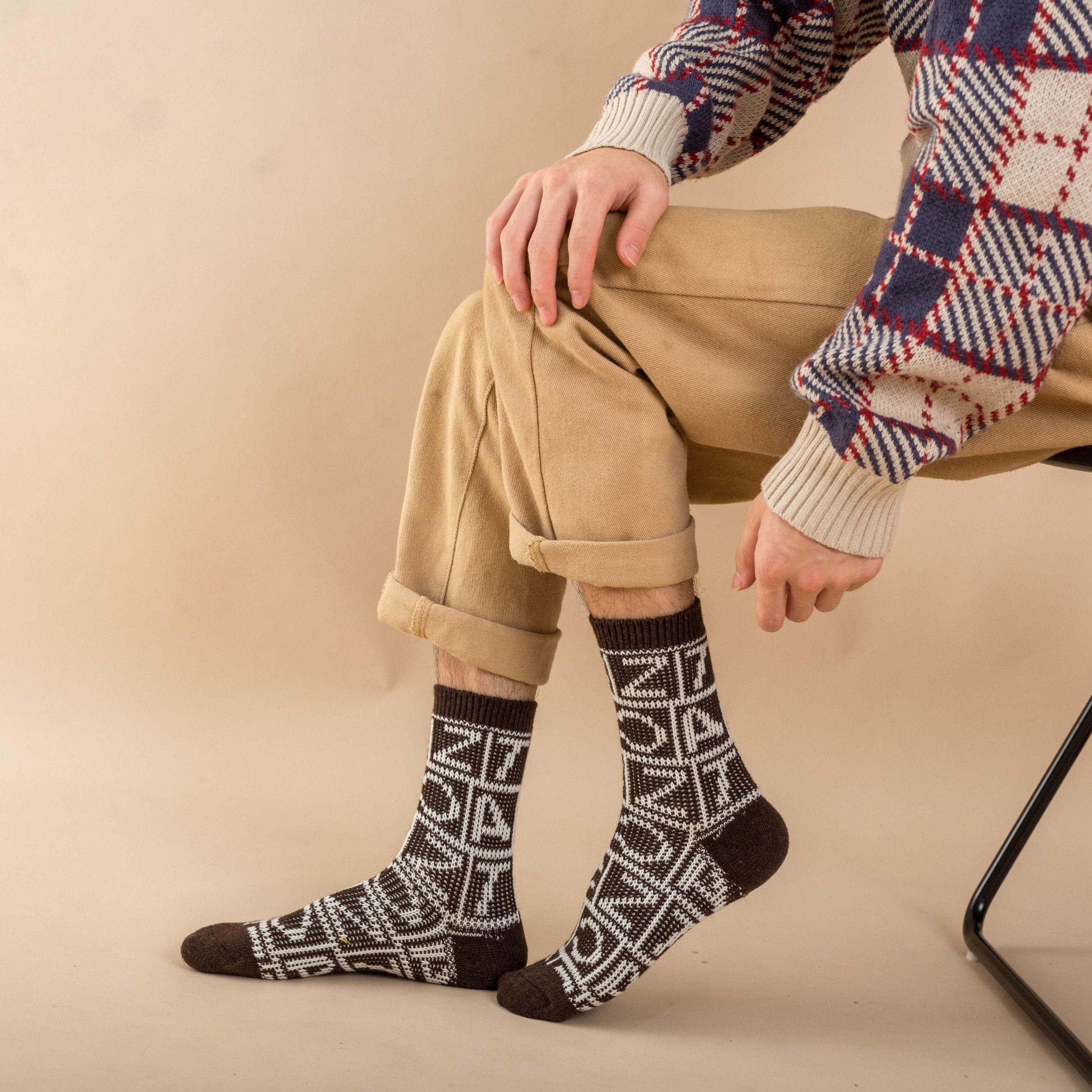 Men's Striped Pattern Crew Socks Breathable Casual Outdoor Unisex Socks