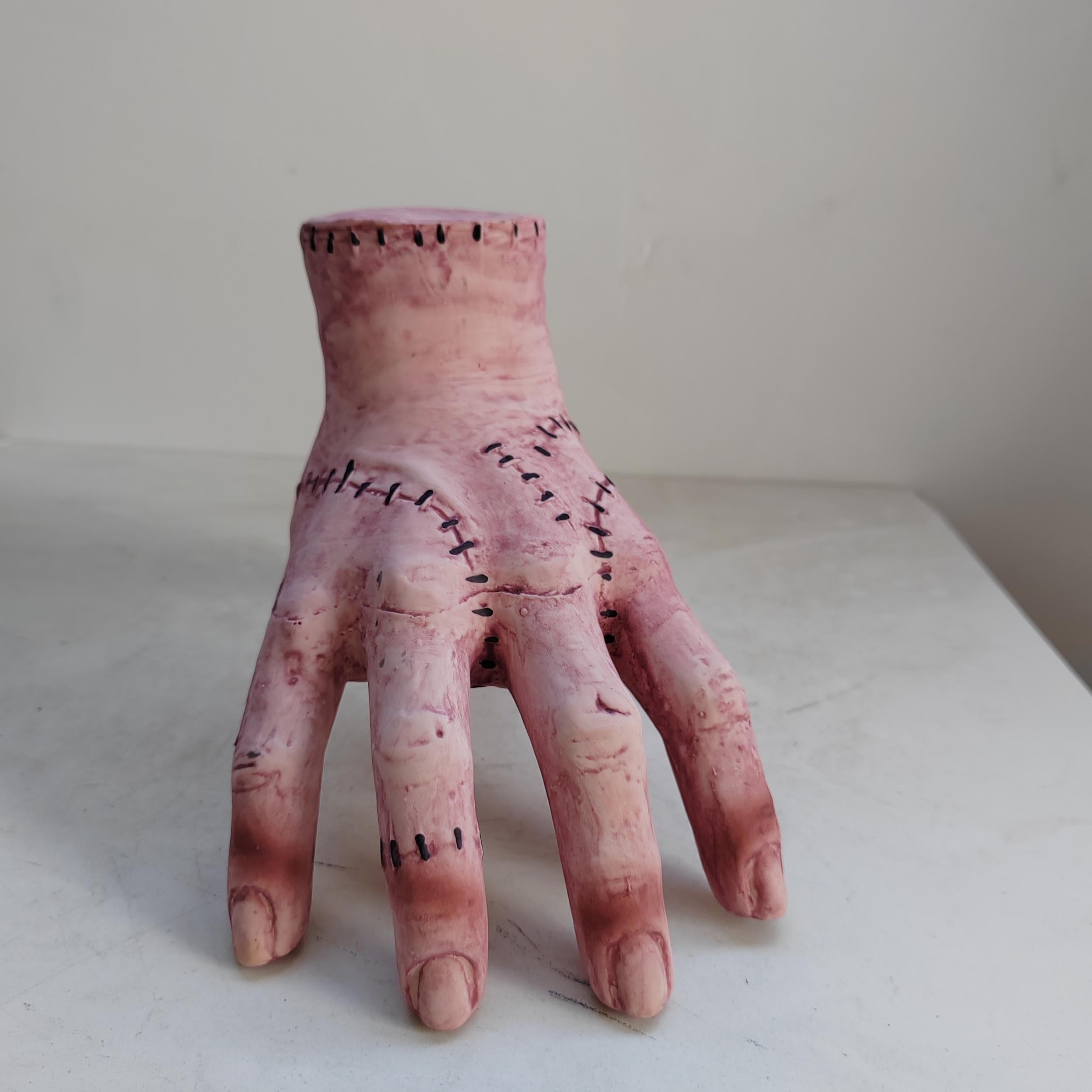 Resin Worker Yard Decoration - Palm Broken Off