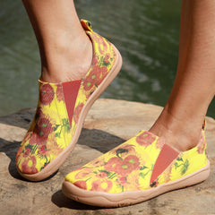 Women's Floral Canvas Slip On Flat Shoes Round Toe Comfy Outdoor Travel Shoes