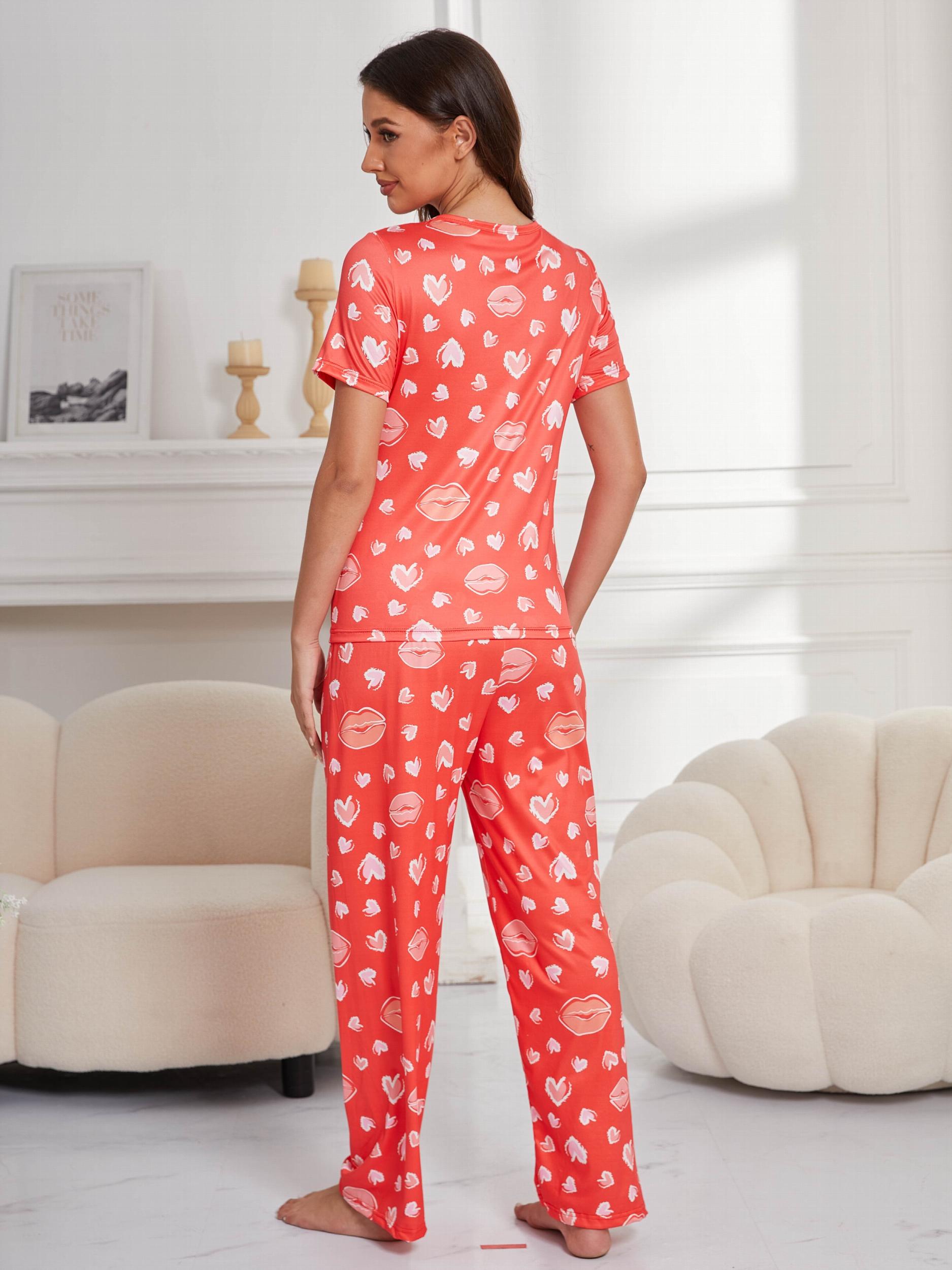 Heart & Lip Print Pajama Set Crew Neck Top & Lounge Pants