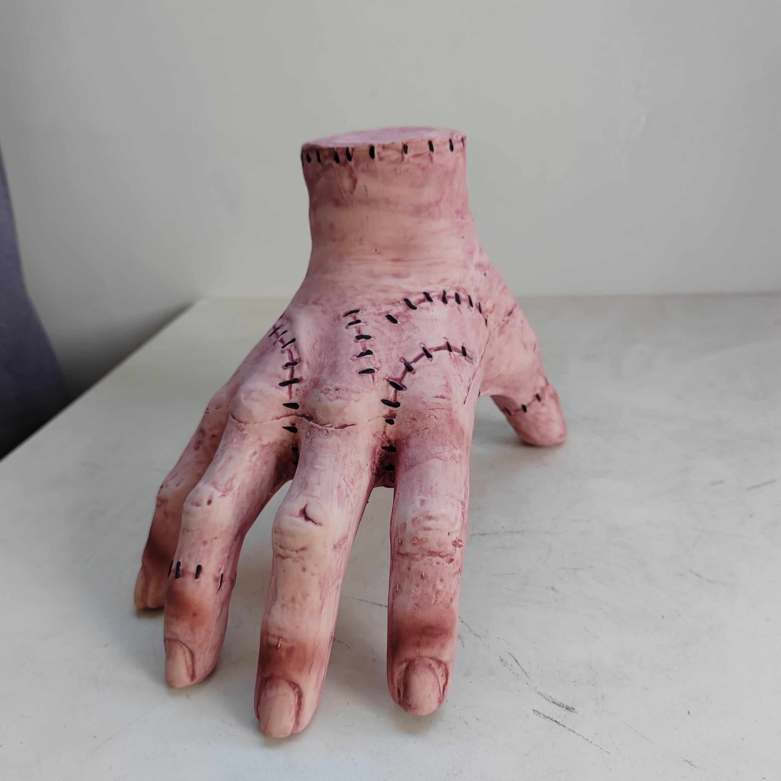 Resin Worker Yard Decoration - Palm Broken Off