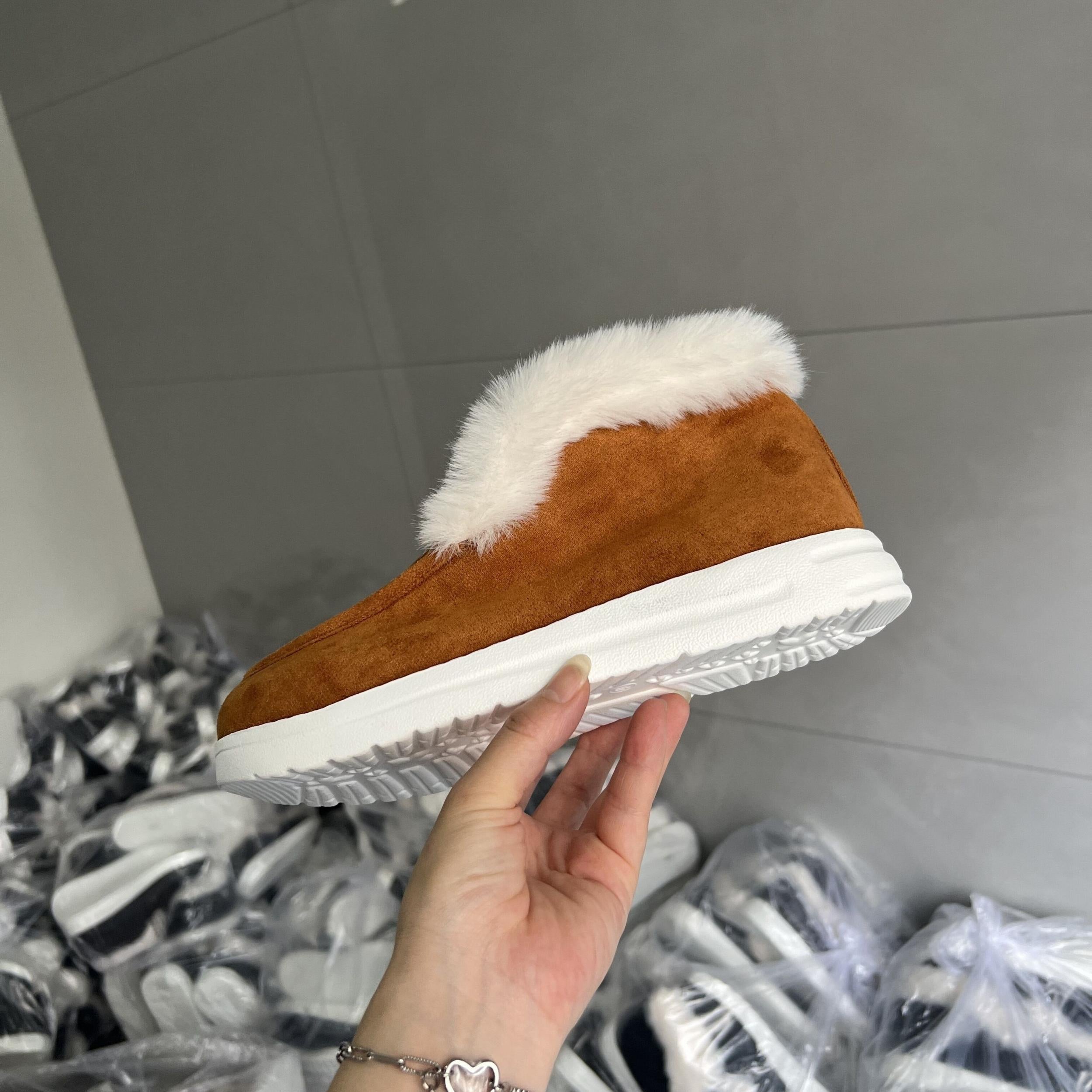 Women's Plush Winter Snow Boots Slip on Flat Shoes