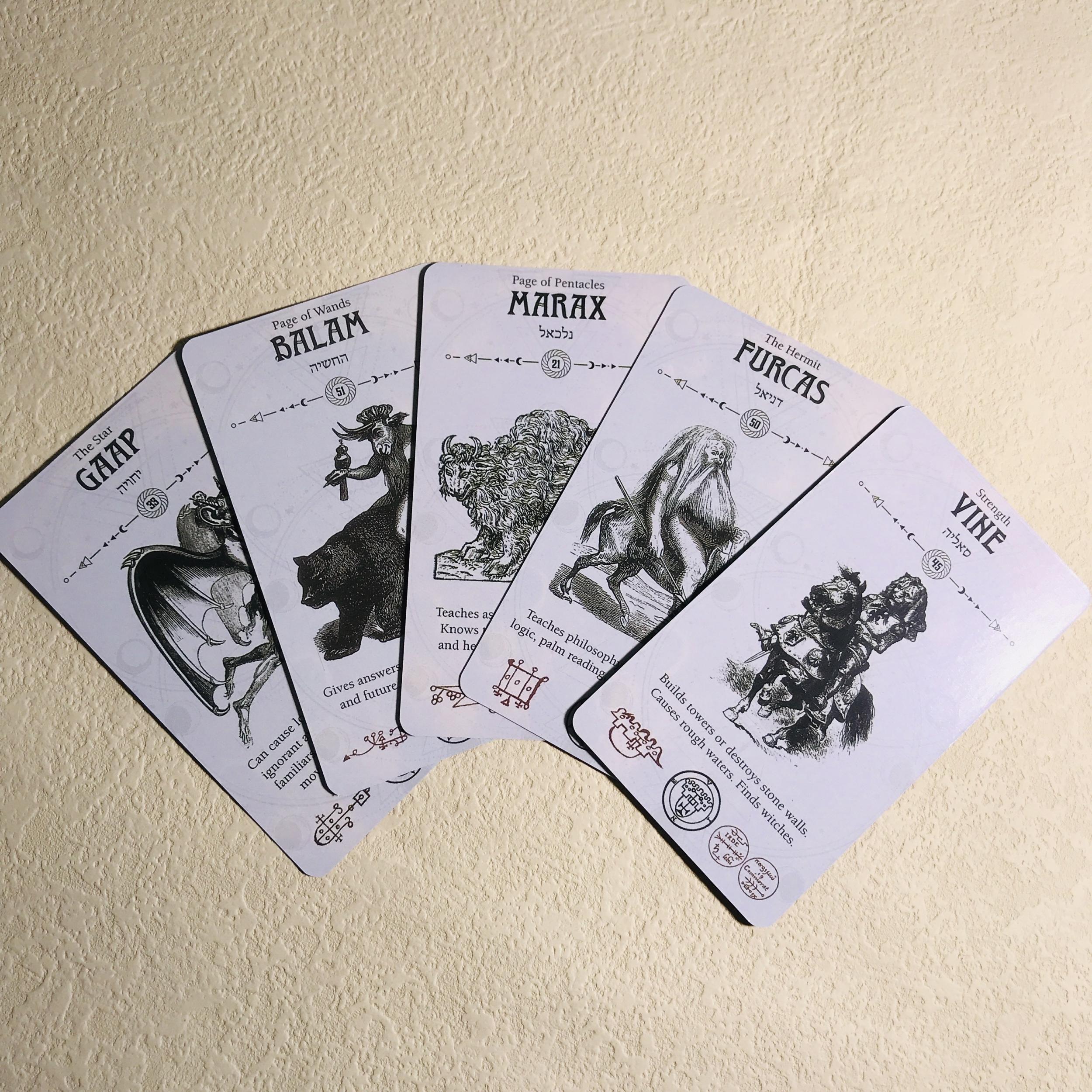 Pocket Occult Tarot Deck for Beginners