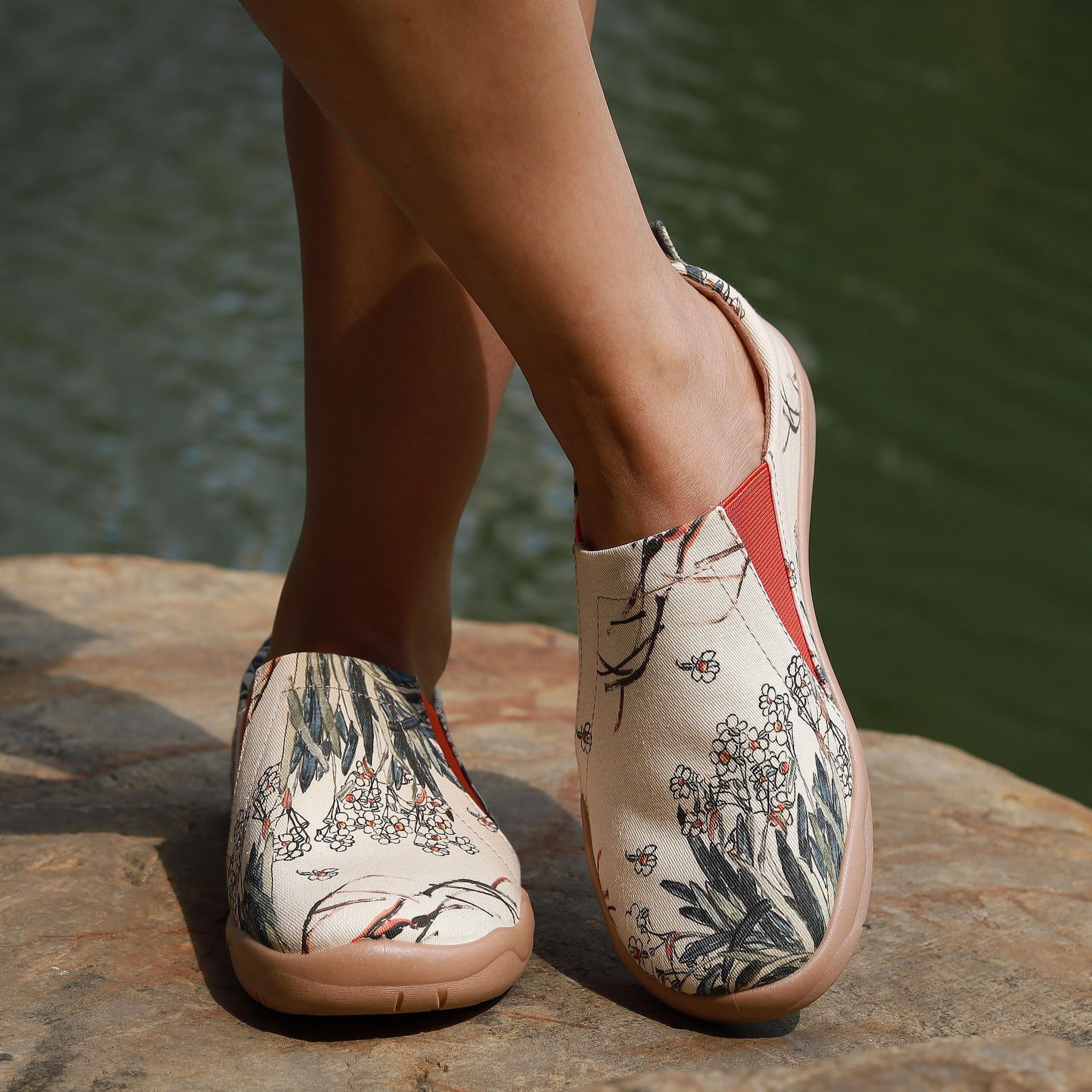 Women's Art Printed Canvas Shoes Low Top Slip On Comfort Flat Travel Shoes