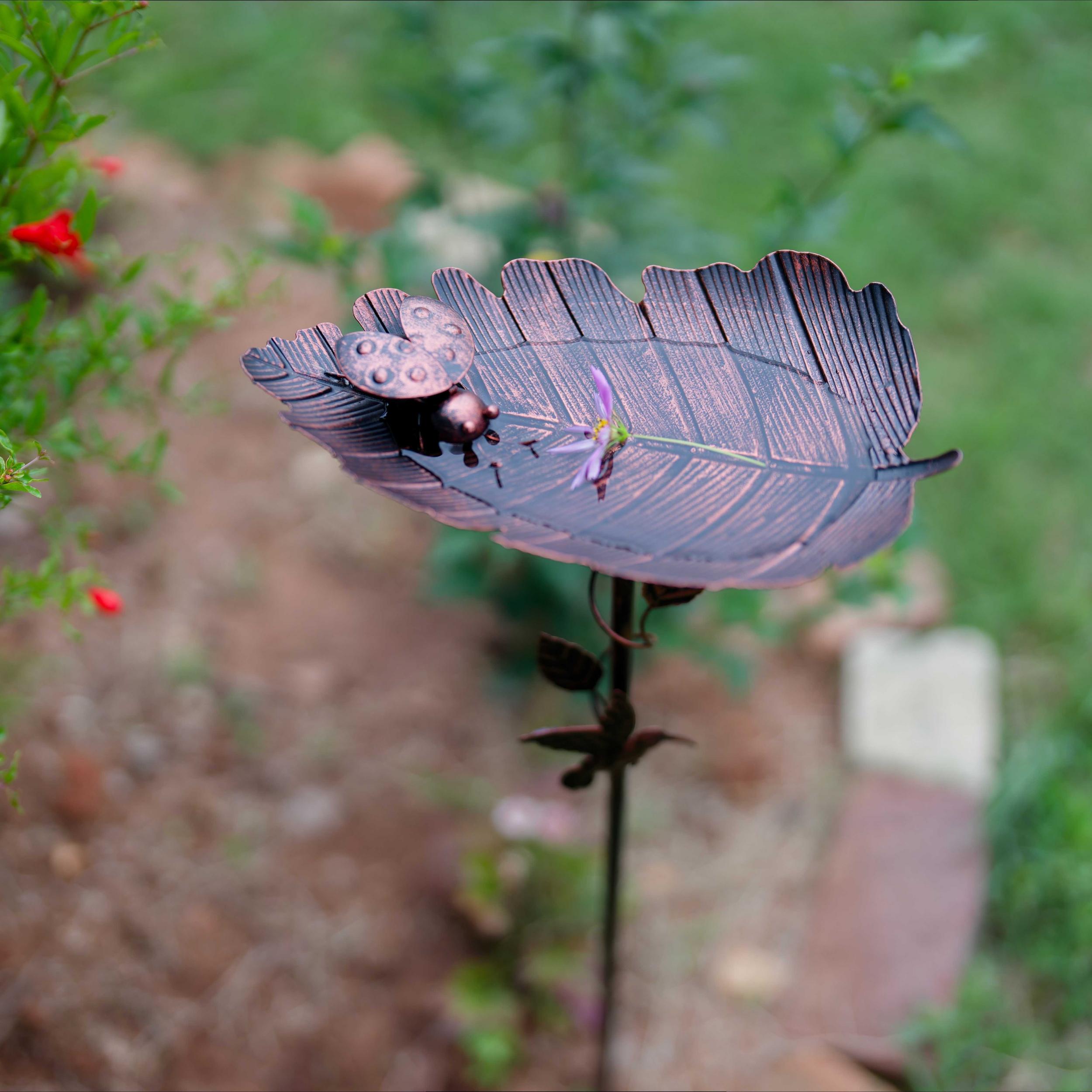 Outdoor Metal Bird Bathtub Ladybug Carved Bird Feeder Rust Proof Bird Bath Stake