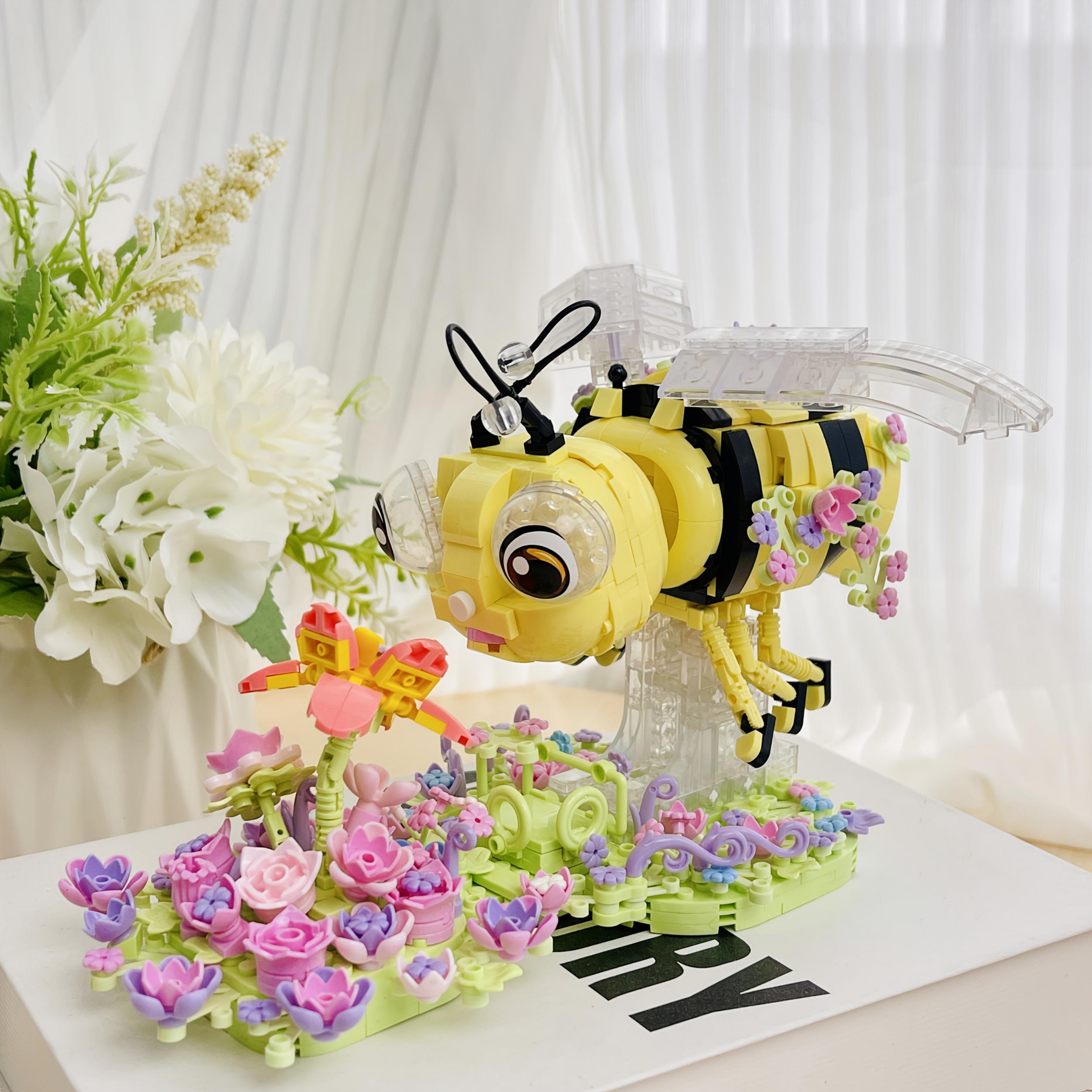 1000 Pcs Floral Swarm of Bees Building Blocks Set