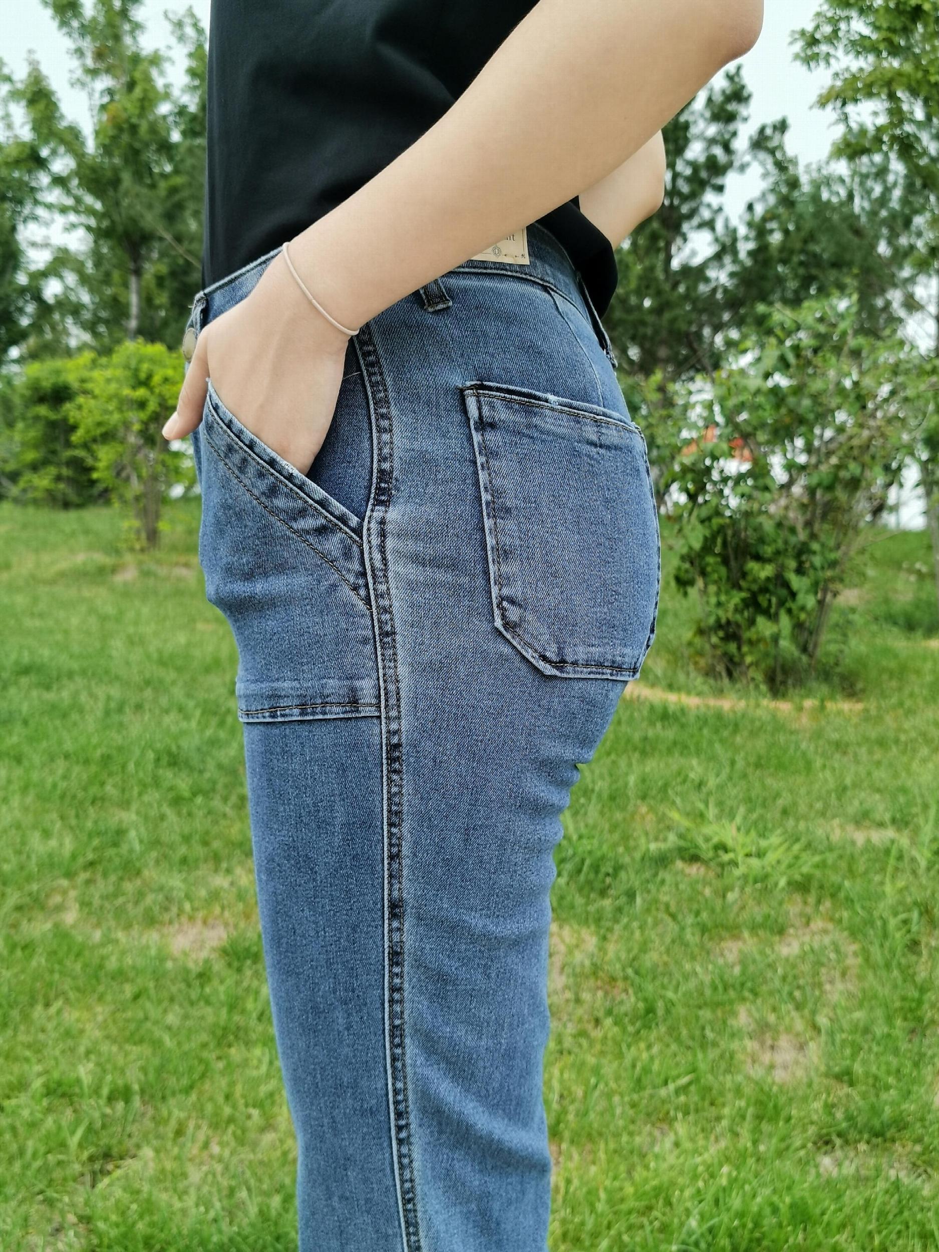Women's Plus Button Fly Flared Leg Jeans With Pockets