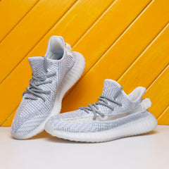 Men's Lace up Sneakers Athletic Shoes Lightweight and Breathable