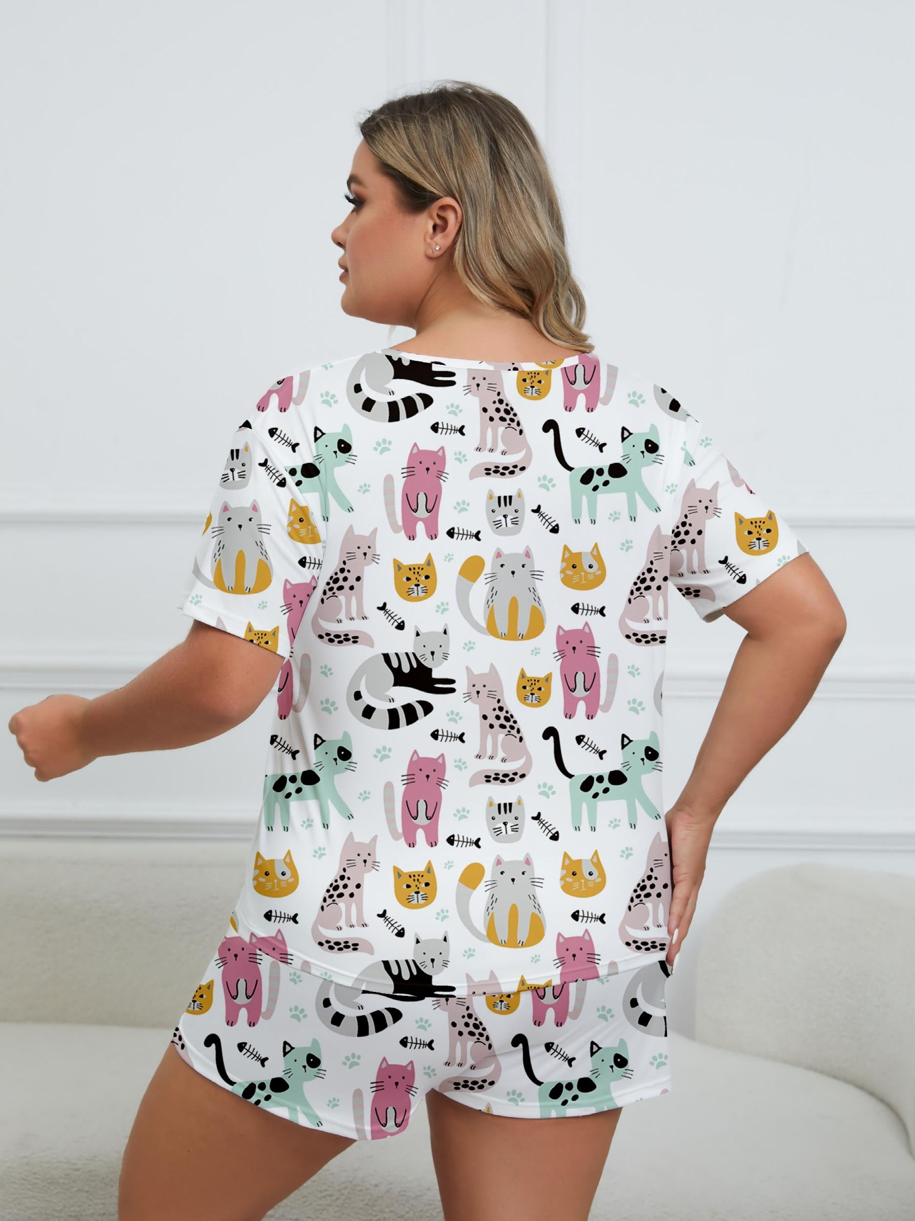 Cartoon Cats & Fish Print Tee & Shorts Pajamas Set