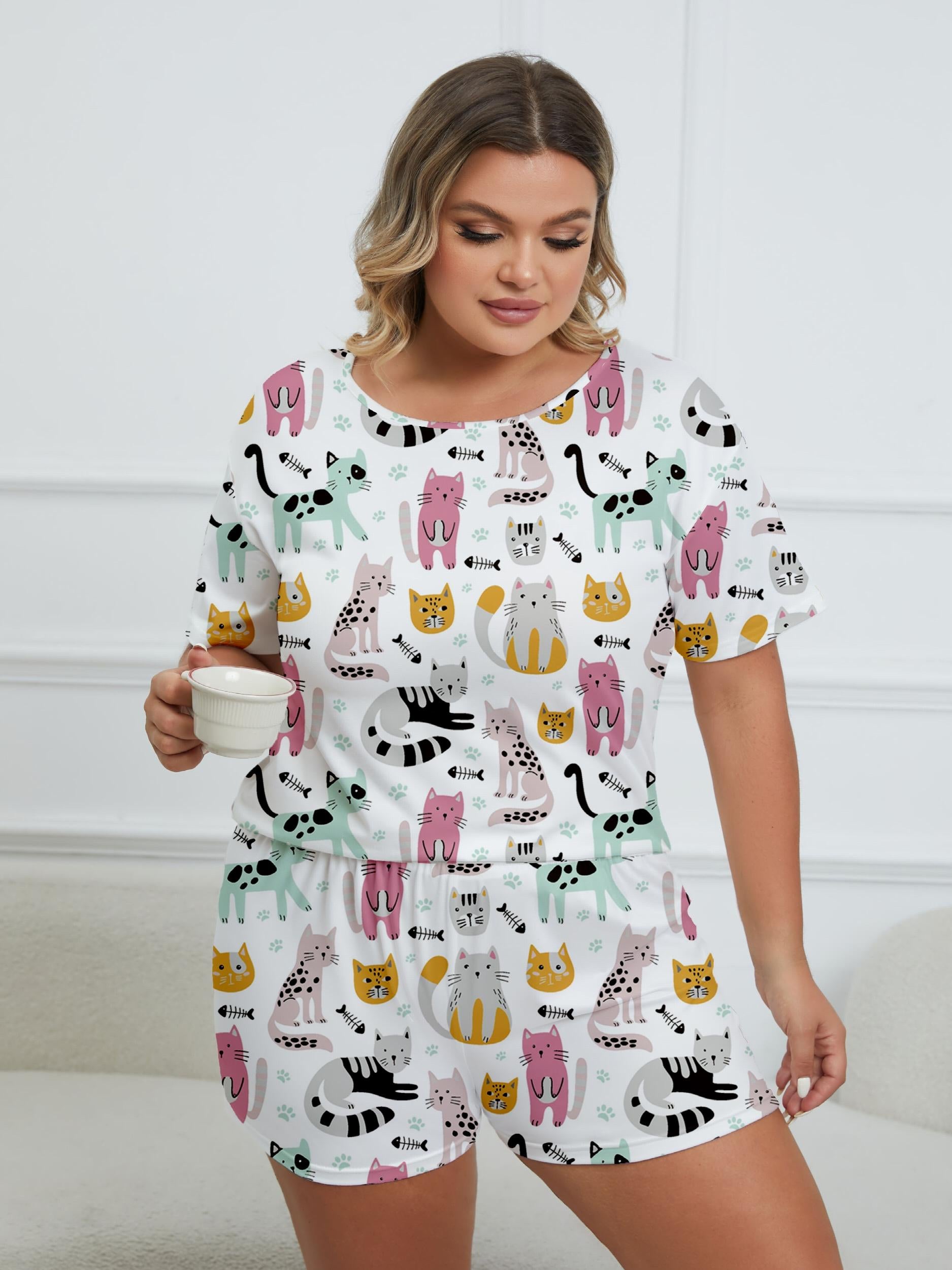 Cartoon Cats & Fish Print Tee & Shorts Pajamas Set