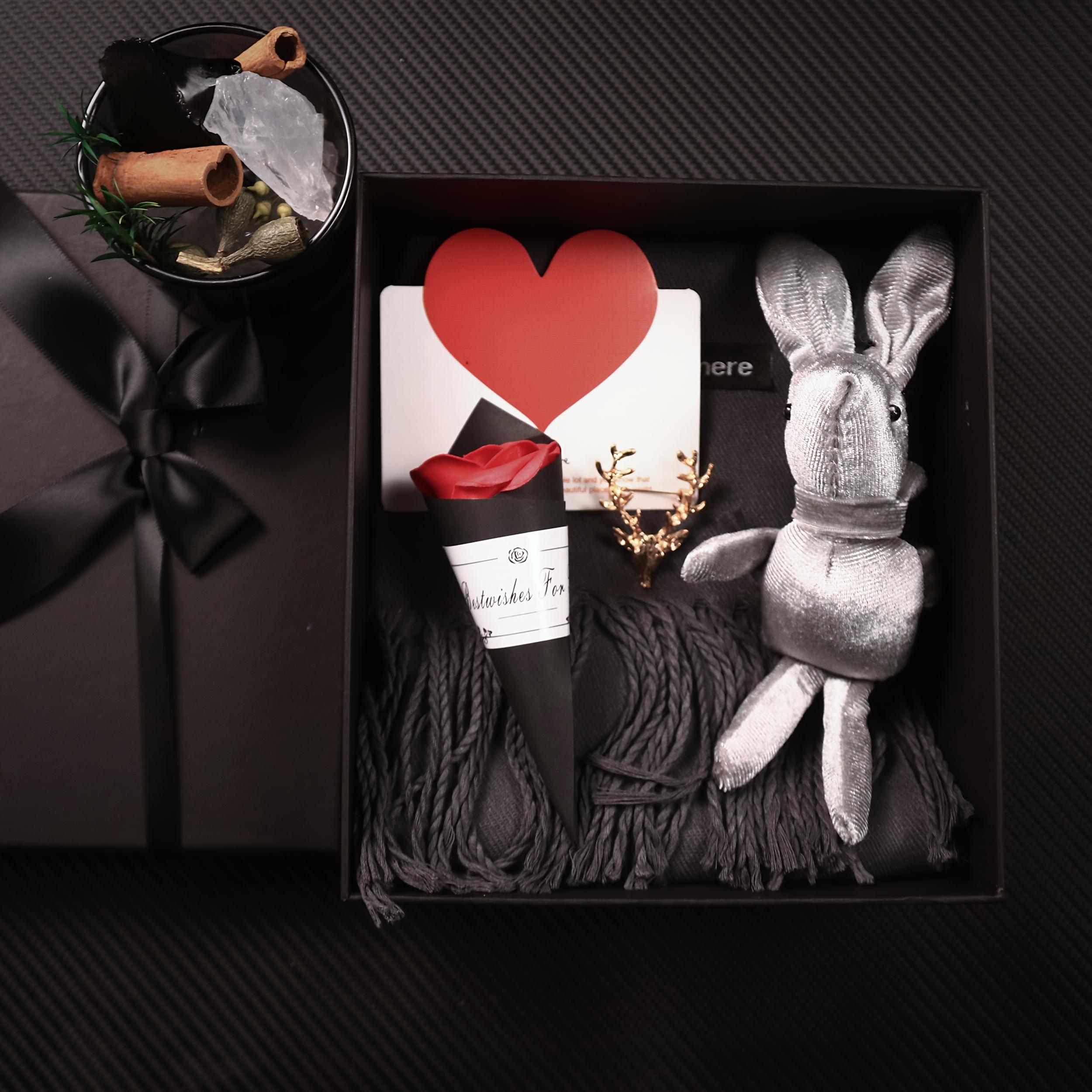 Men's 4pcs Set with Bag, Scarf, Brooch, Plush Toy & Suit Accessories