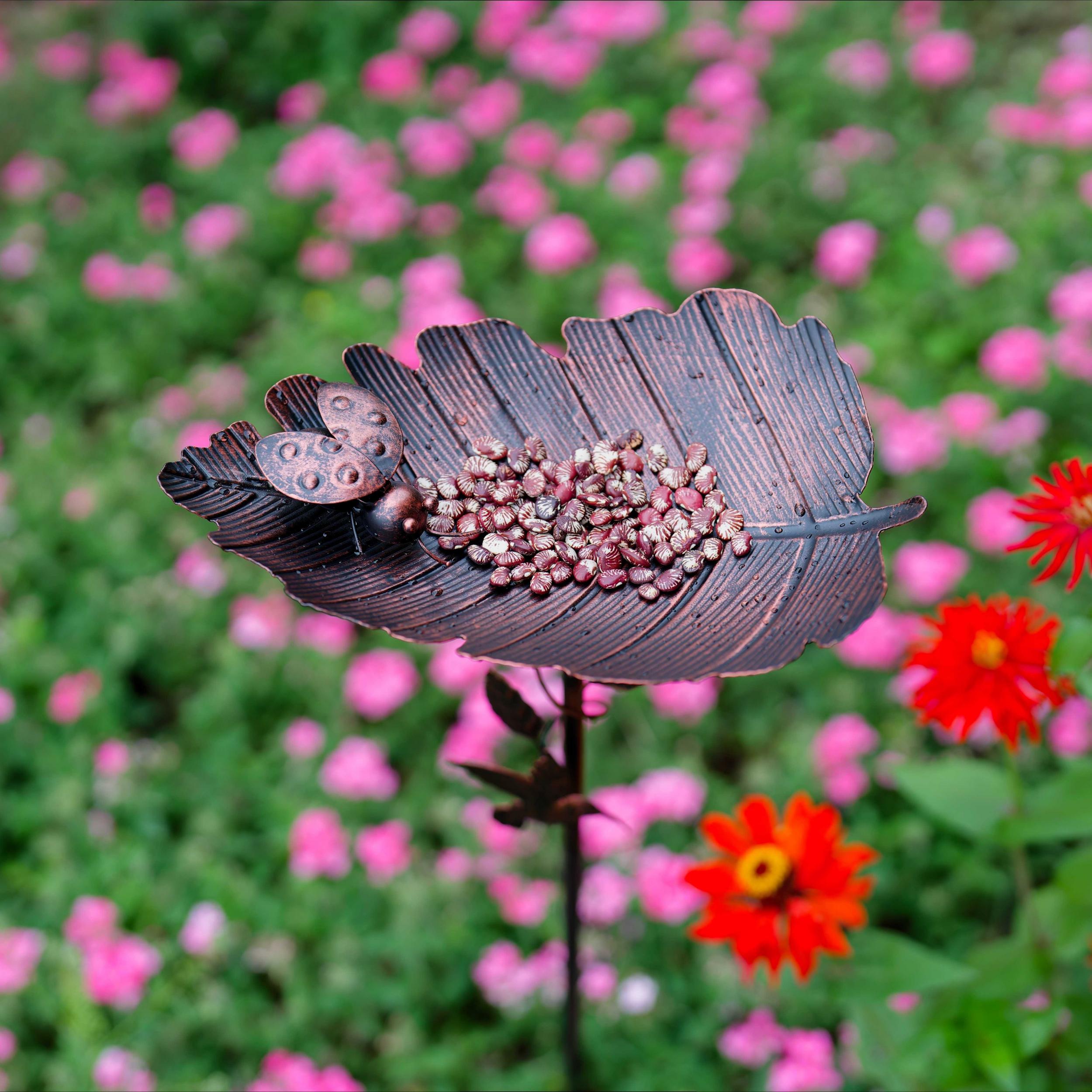 Outdoor Metal Bird Bathtub Ladybug Carved Bird Feeder Rust Proof Bird Bath Stake