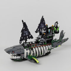 1155pcs Ghost Shark Pirate Building Blocks MOC Skeleton Crew Green Sails