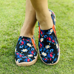 Women's Floral Pattern Slip-On Canvas Shoes Round Toe Comfy Outdoor Travel