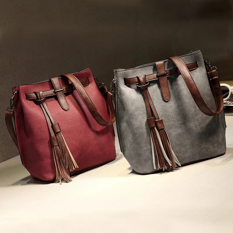 Lady Tassel Shoulder Bag Flap Bag with Tassel Detail