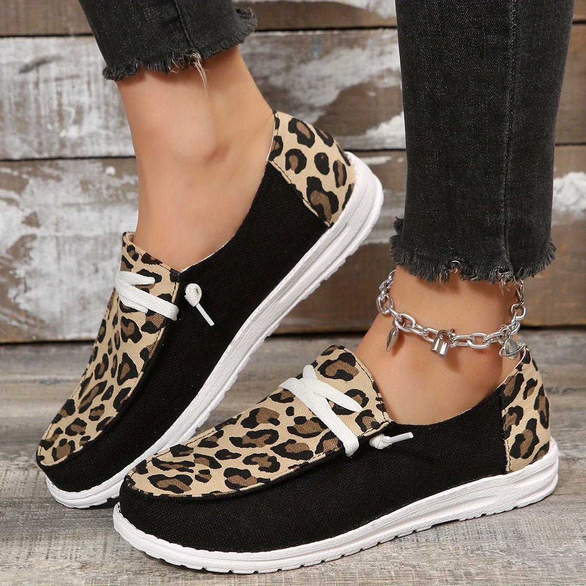 Leopard Printed Canvas Lace Up Sneakers Round Toe Low Top Flats