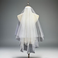 Romantic Bridal Veil with Floral Embellishments for Weddings