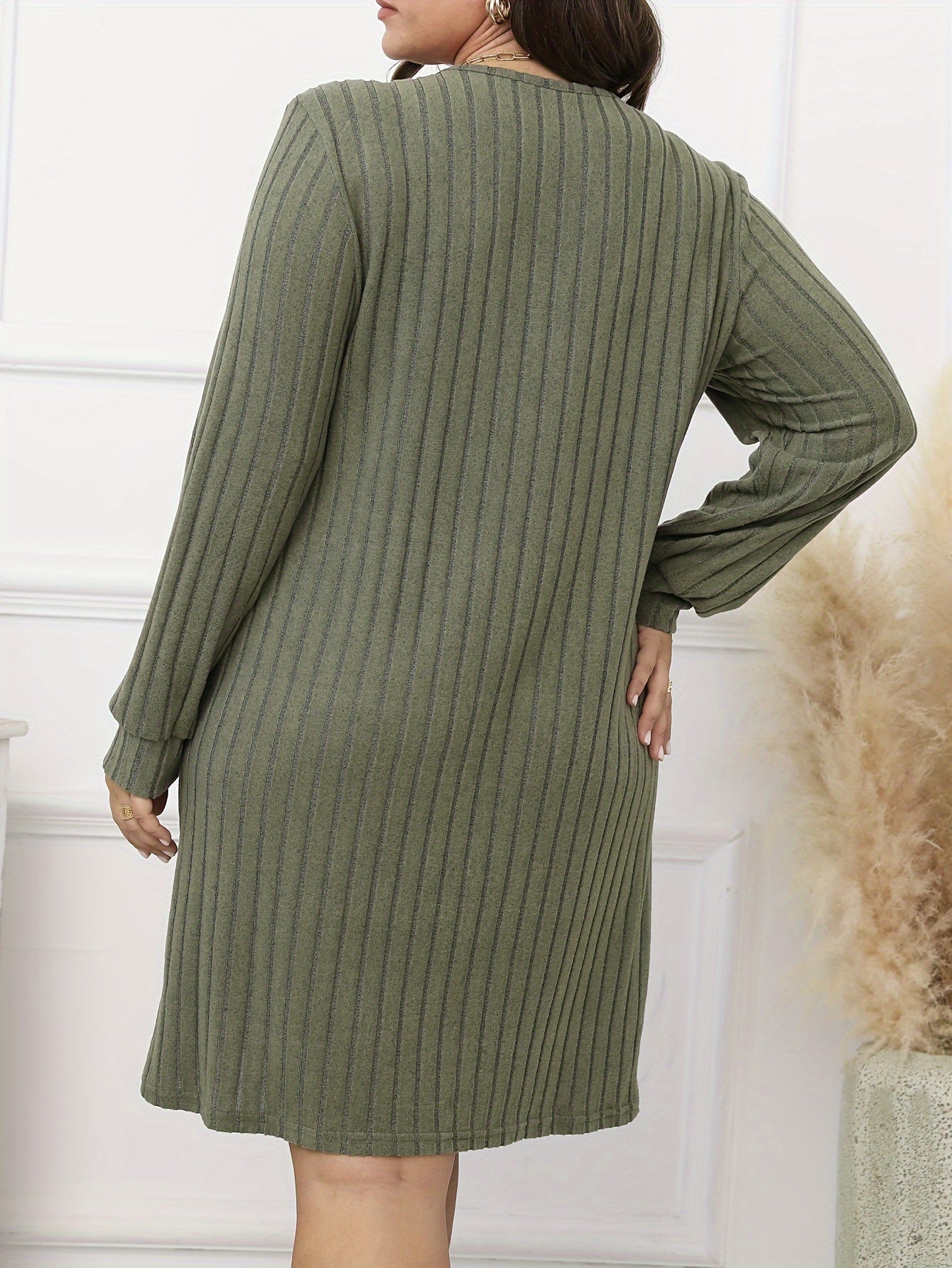  Ribbed V-Neck Long Sleeve Dress