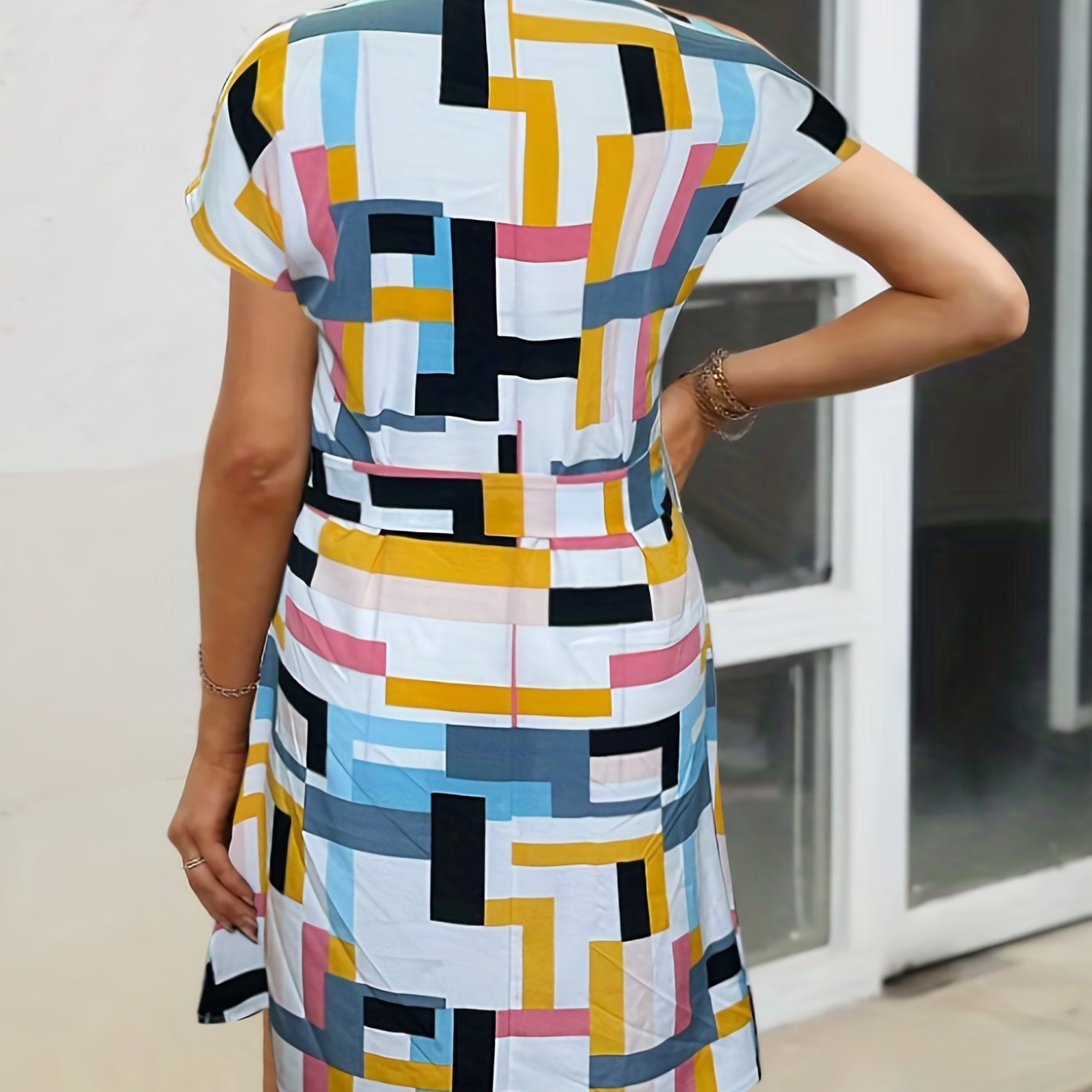 Plus Geometric Print V Neck Dress With Belt