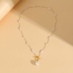 Baroque Faux Pearl Pendant Necklace