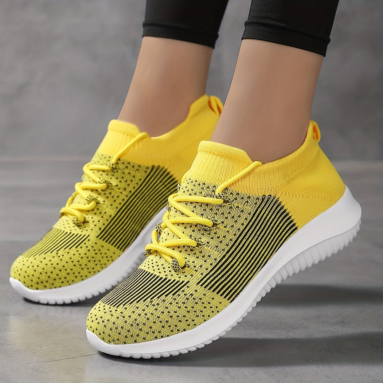 Women's Lace-up Knit Breathable Running Shoes Non-slip Mesh Sneakers
