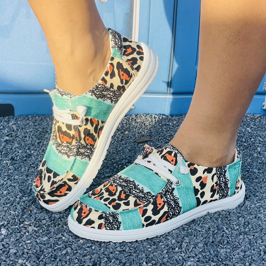Leopard Pattern Slip On Canvas Shoes Round Toe Lightweight Casual Travel Shoes
